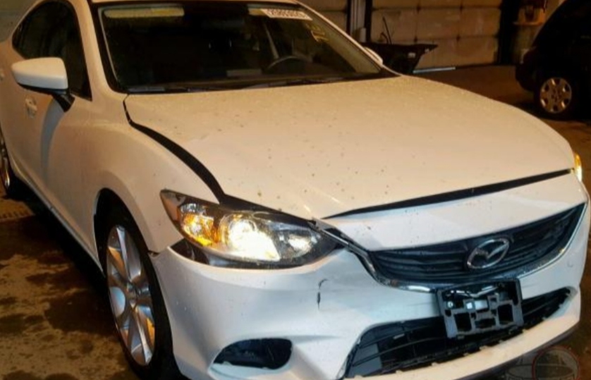 Numer rejestracyjny BIA 65517 posiada MAZDA 6 - 2.5 MR`15 E6 SkyPassion Aut. - BIA65517