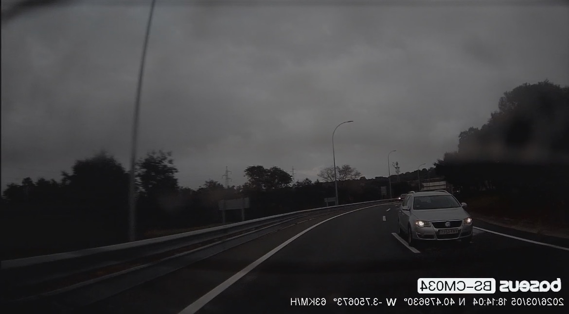 Pirata rodoviário num veículo com números de matrícula 7350FNV