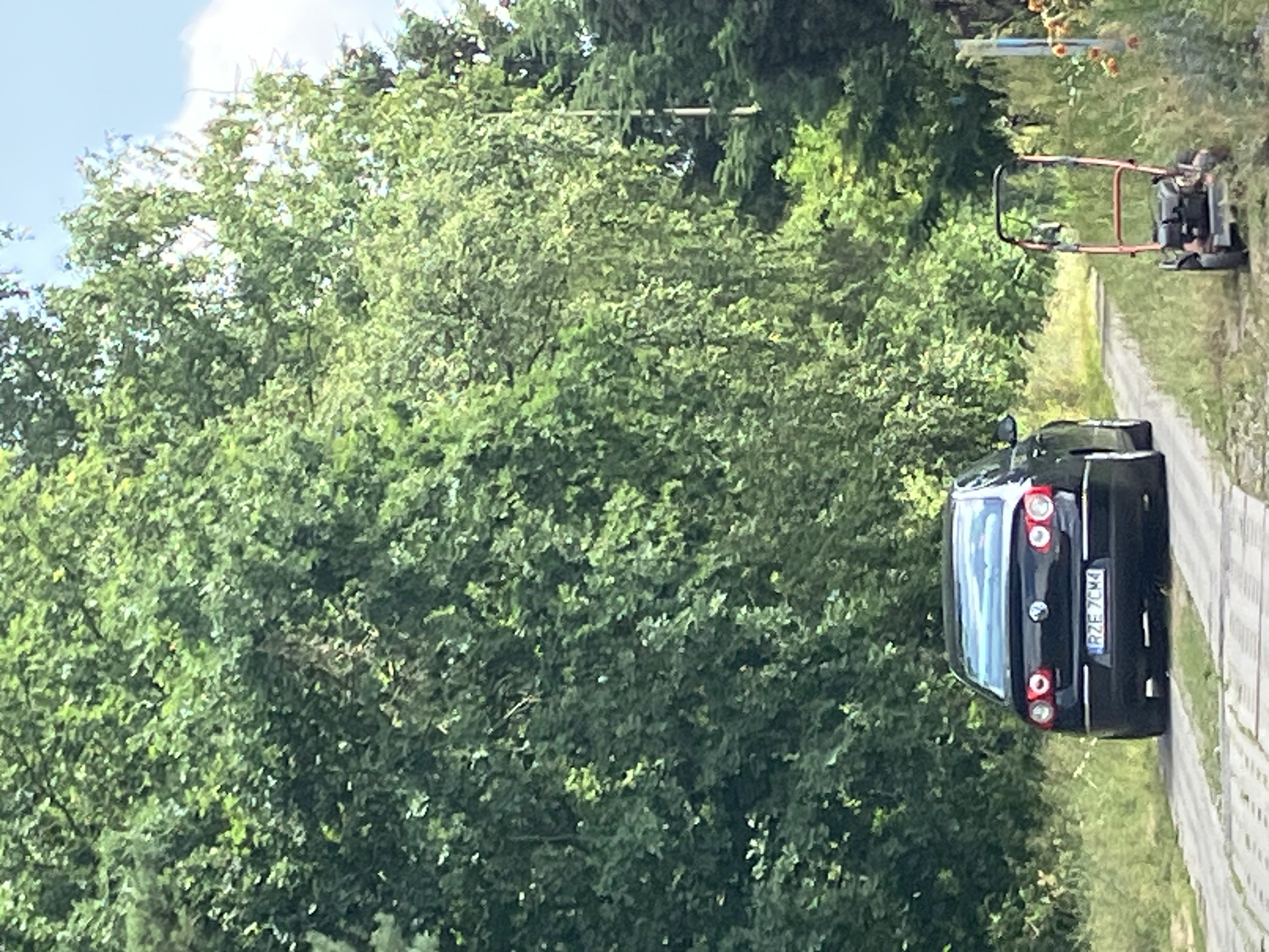 Pirata de carretera en un vehículo con matrícula RZE7CM4