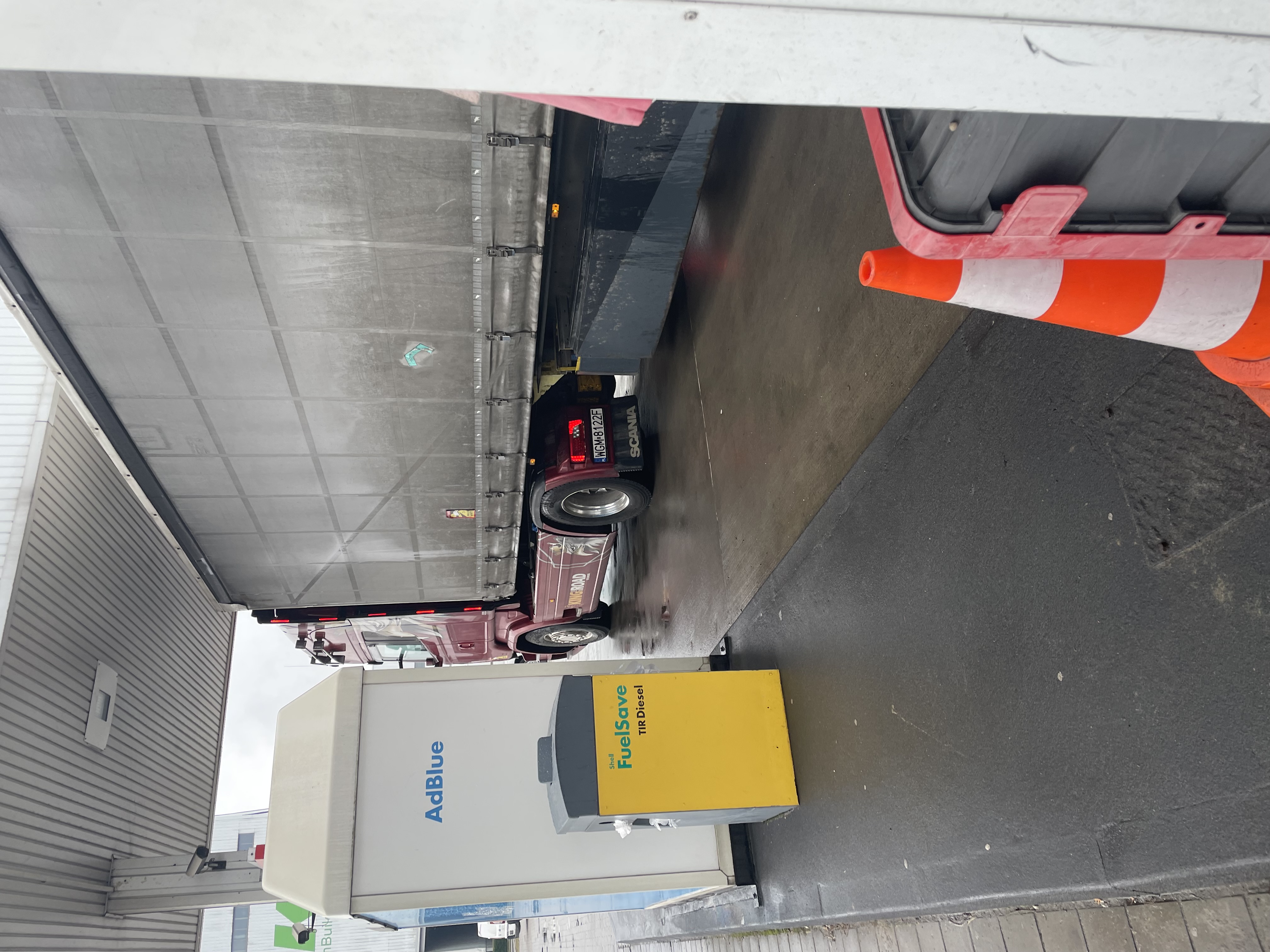 Pirat drogowy w pojeździe o numerach rejestracyjnych WGM8122F