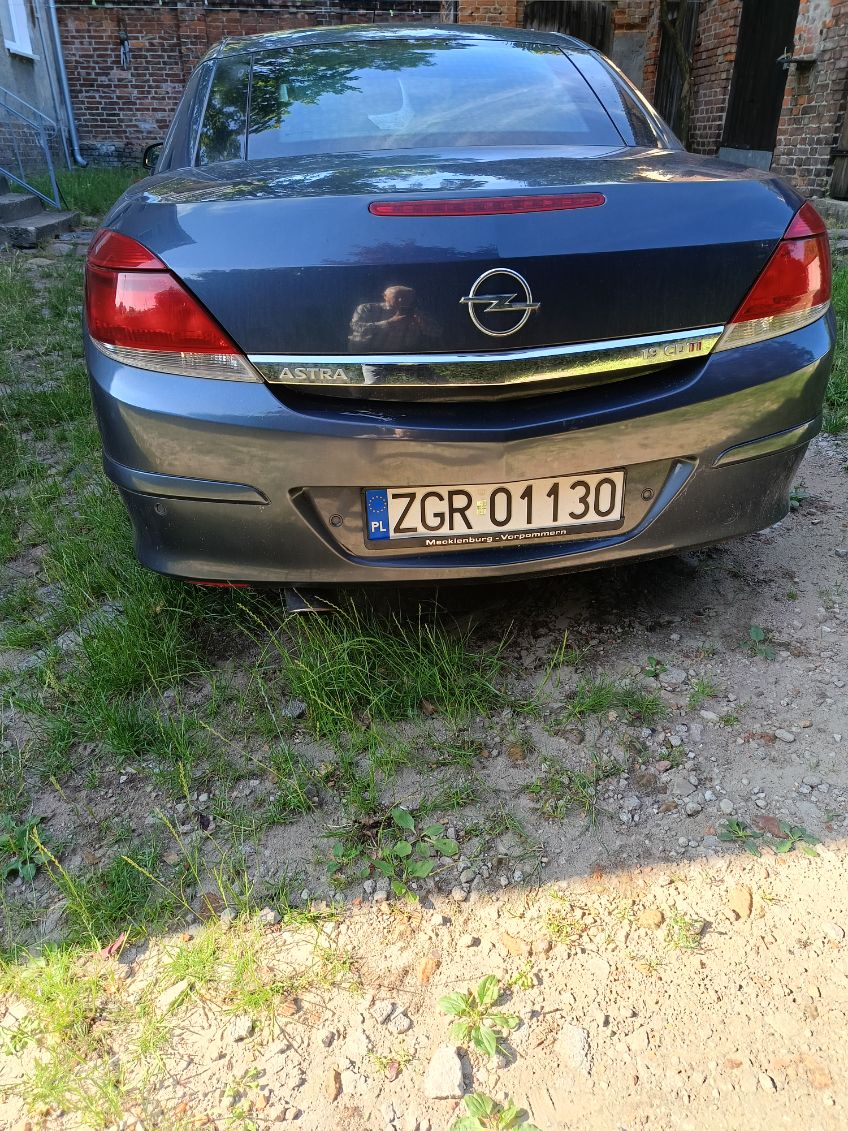 Майстер паркування в транспортному засобі з номерами ZGR01130