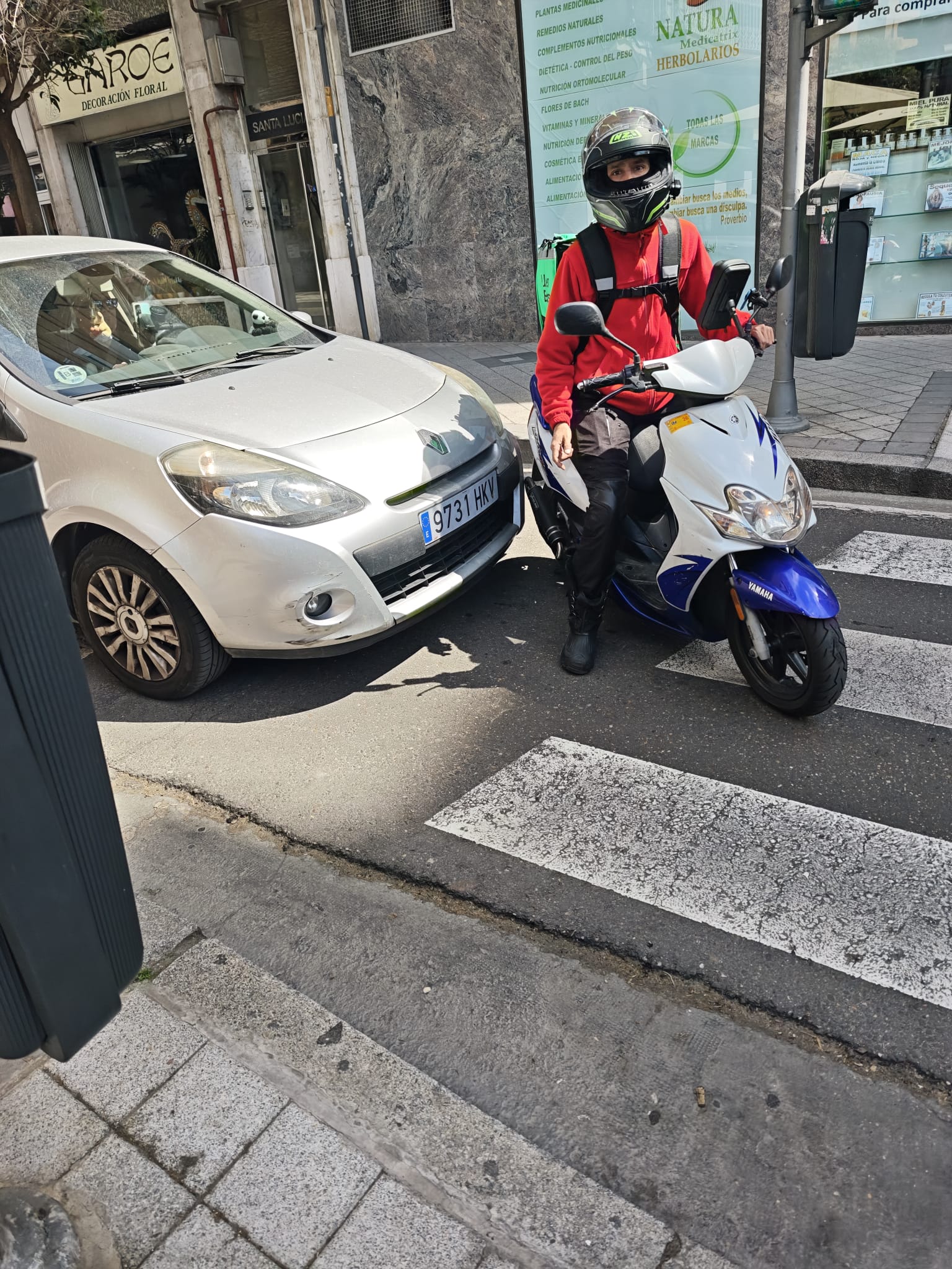 Pirata rodoviário num veículo com números de matrícula 9731HKV