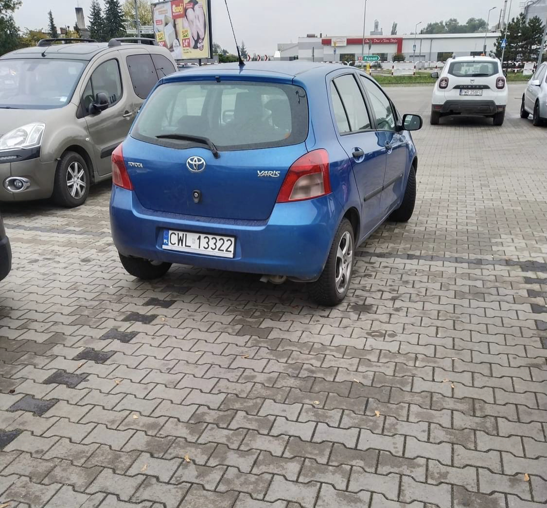 Parking Master en un vehículo con números CWL13322