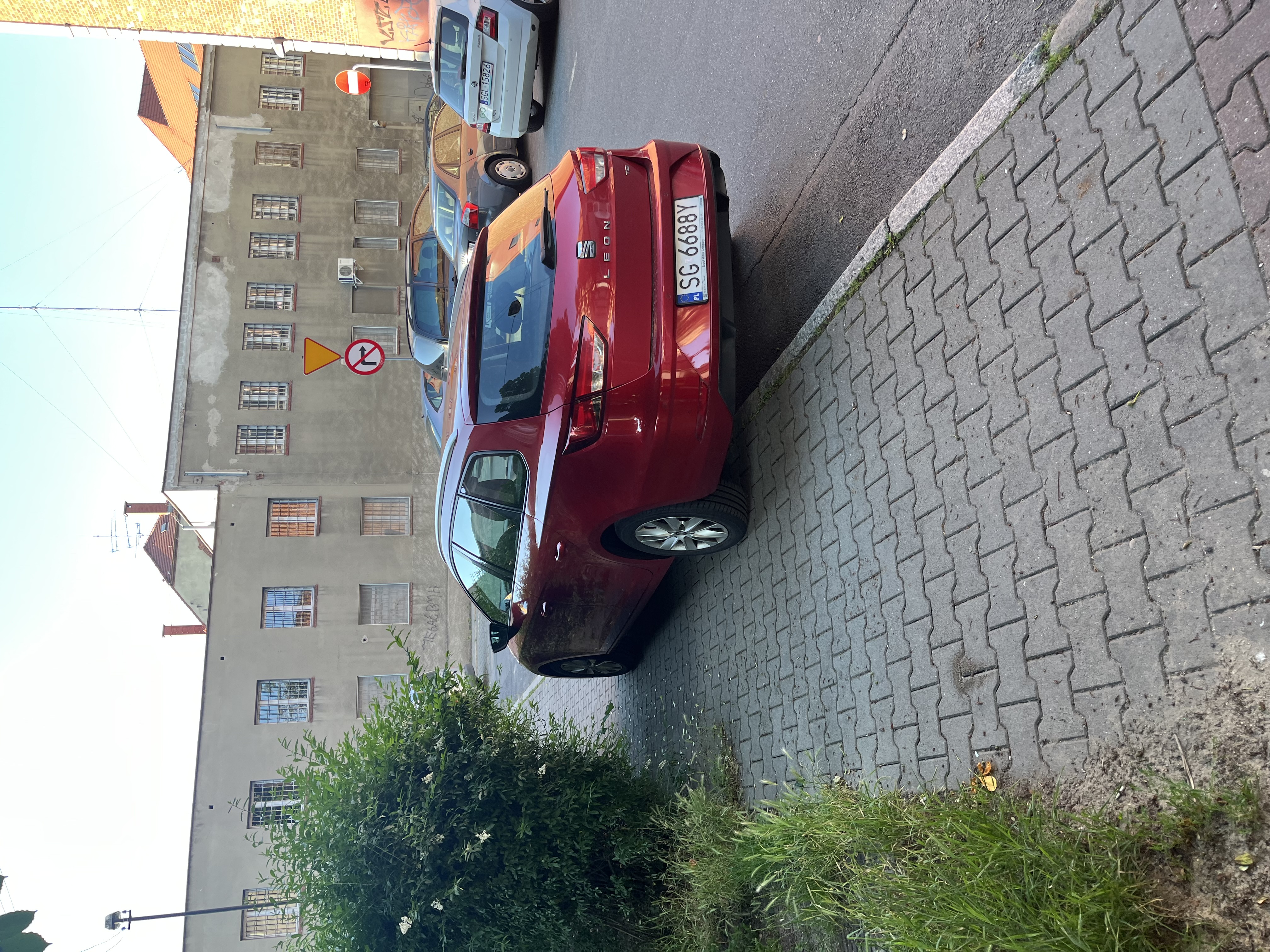 Parkmaster in einem Fahrzeug mit SG6688Y-Zahlen
