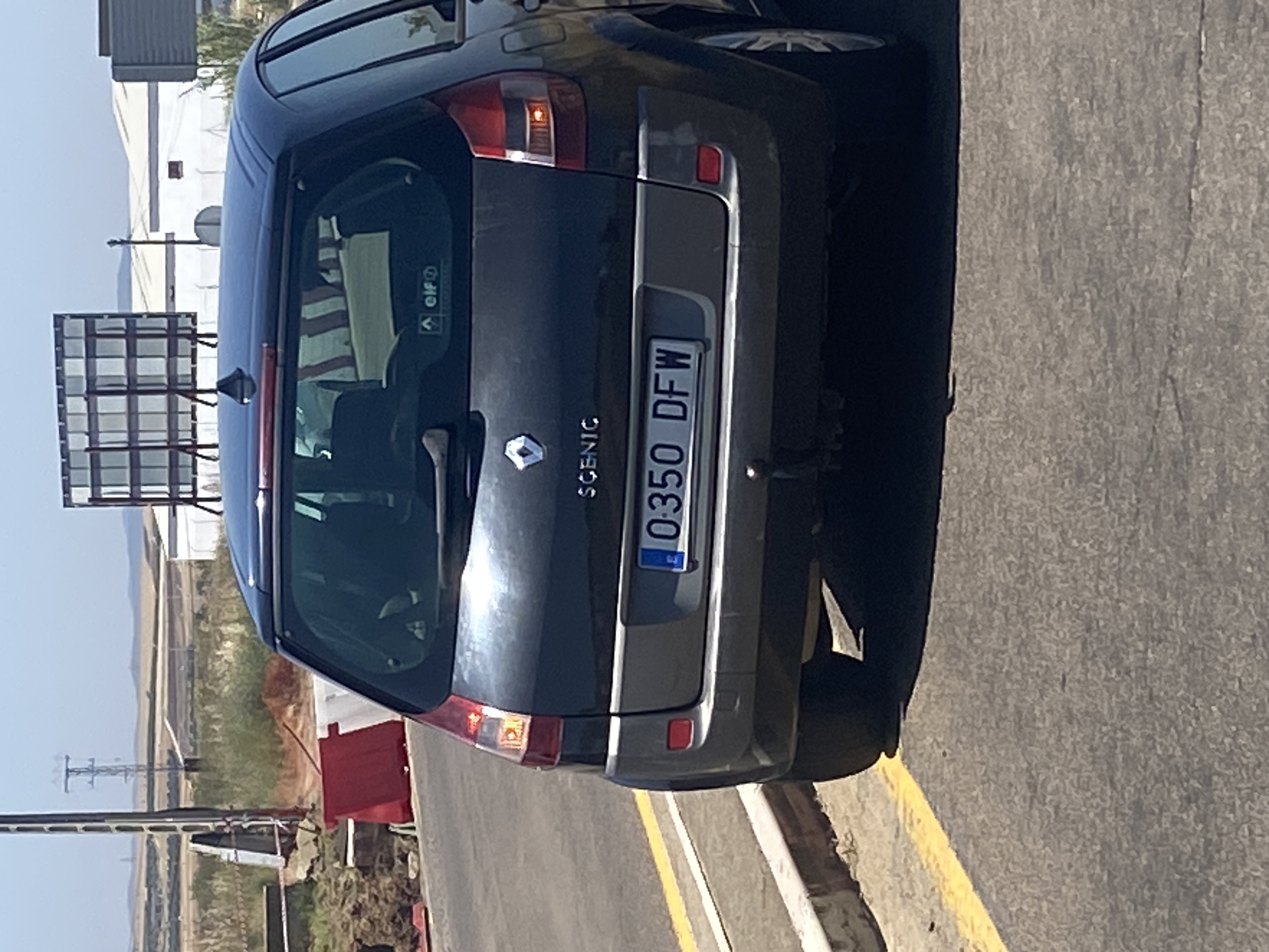 Skradziono pojazd o numerach rejestracyjnych 0350DFW