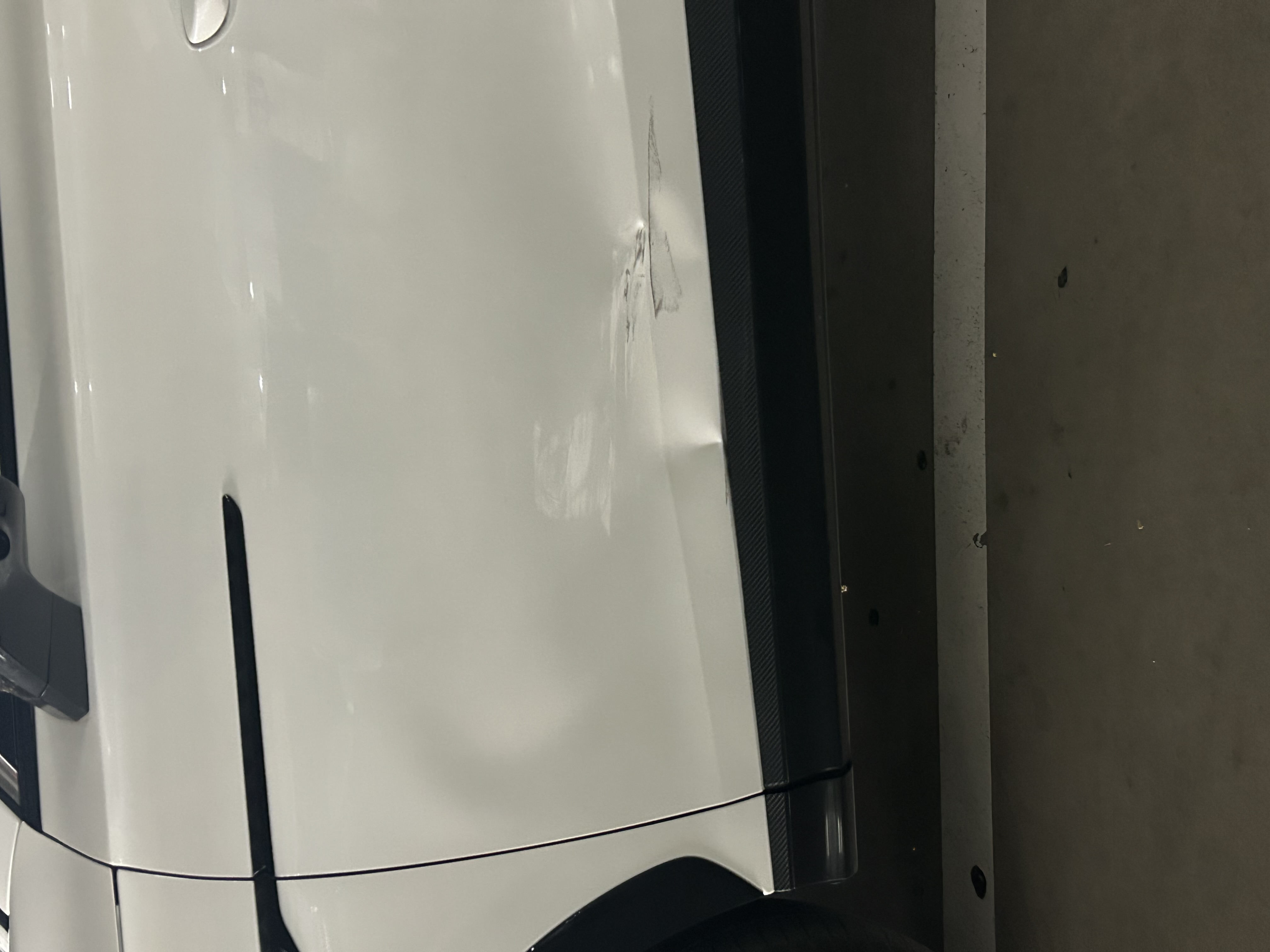 Straßenräuber in einem Fahrzeug mit dem Kennzeichen 8202GJG
