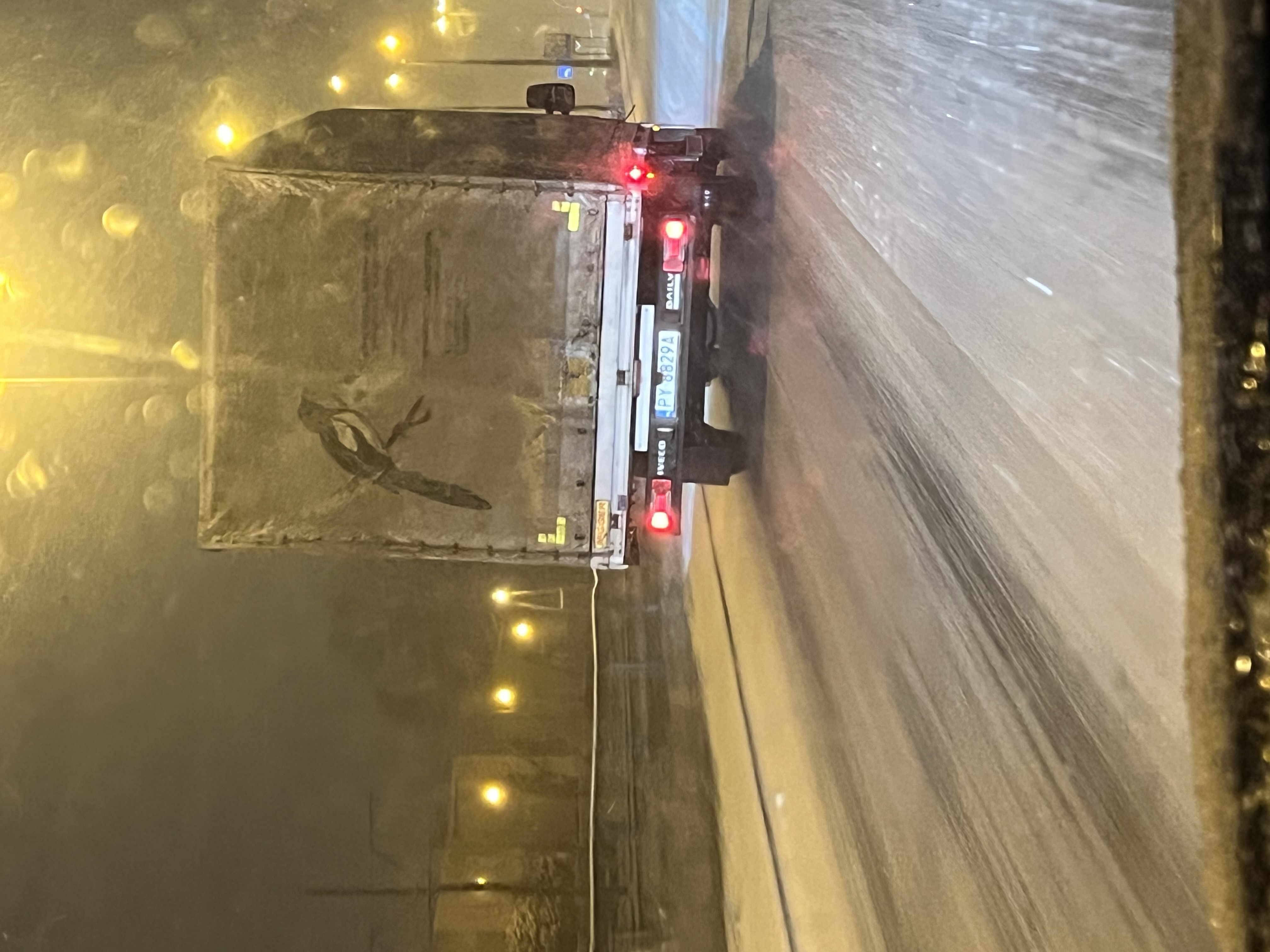 Pirat drogowy w pojeździe o numerach rejestracyjnych PY8829A