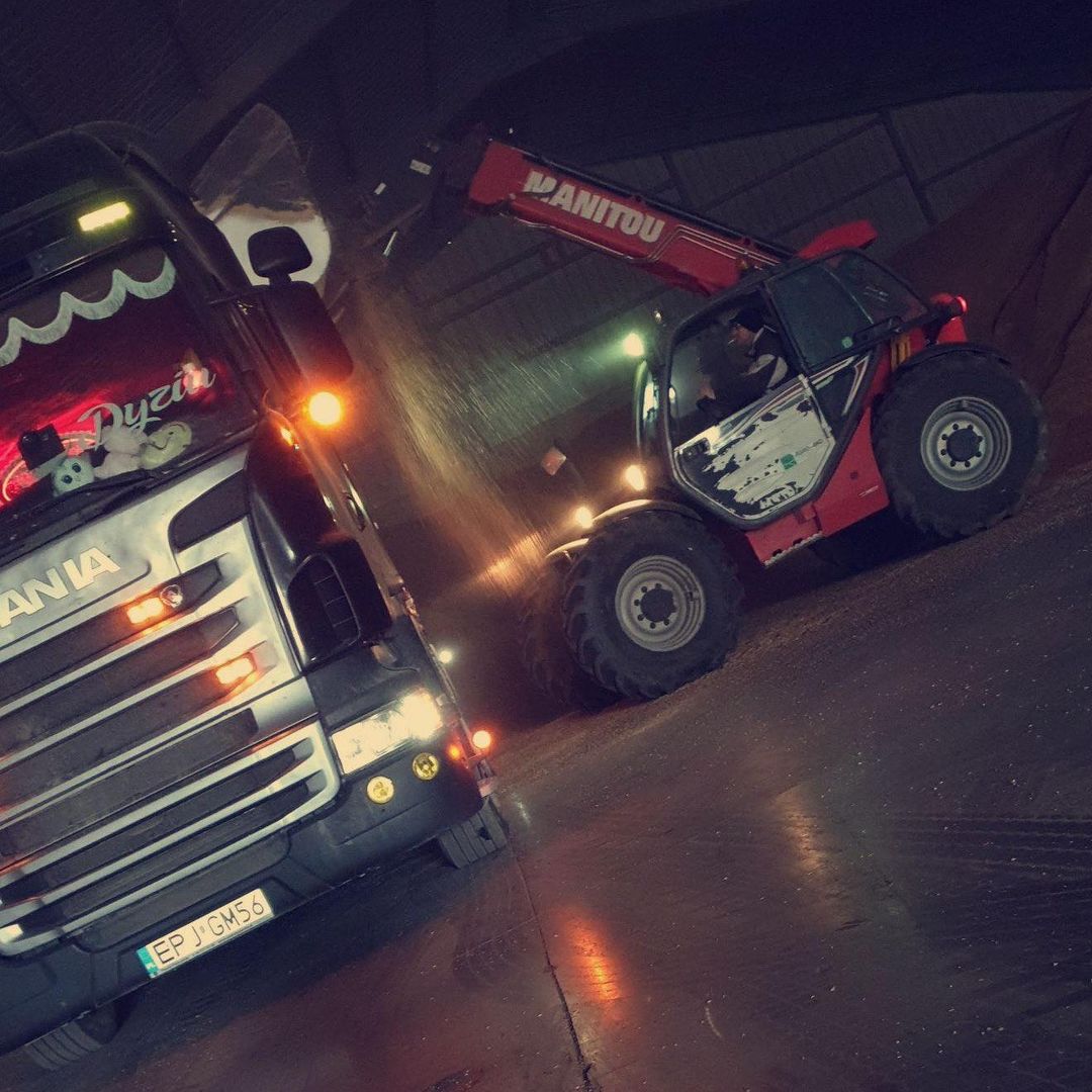 Numer rejestracyjny EPJ GM56 posiada SCANIA R420 - EPJGM56