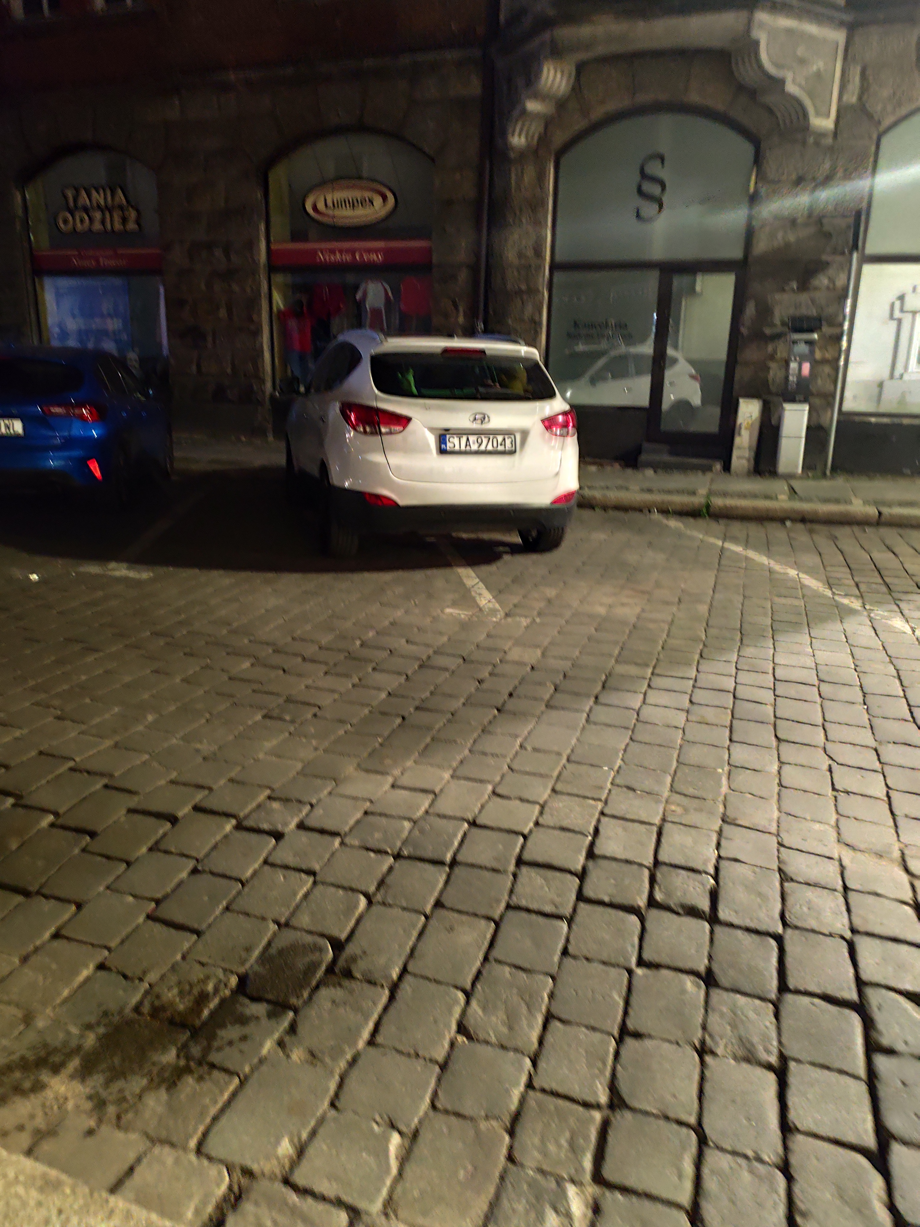 Parkmaster in einem Fahrzeug mit STA97043-Zahlen