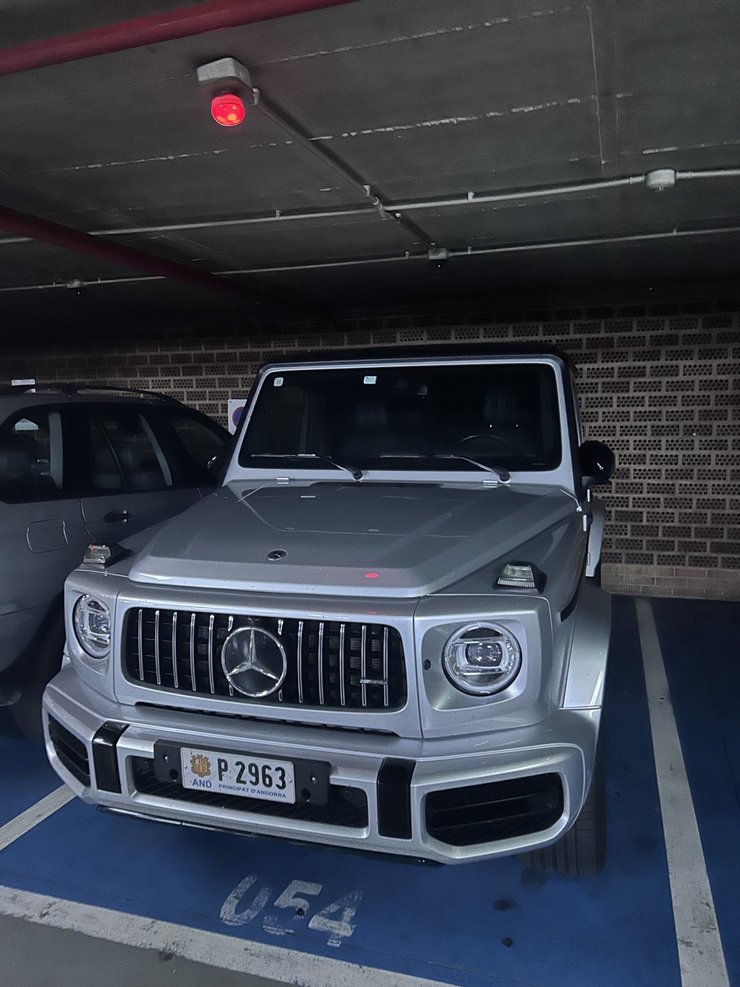 Registreringsnummeret P2963 har Mercedes G-Class