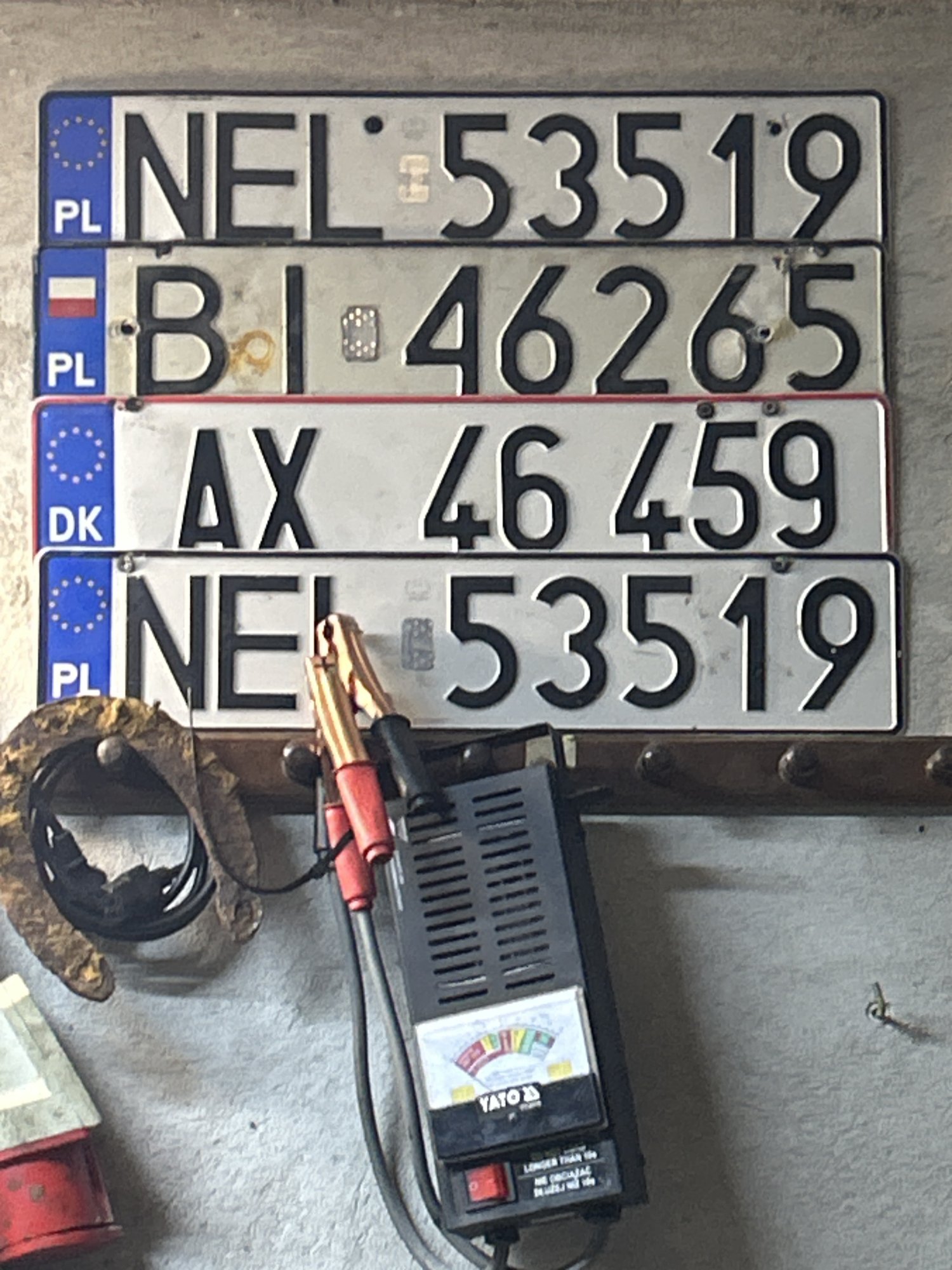 Numer rejestracyjny BI 46265 posiada MERCEDES-BENZ 500 - BI46265