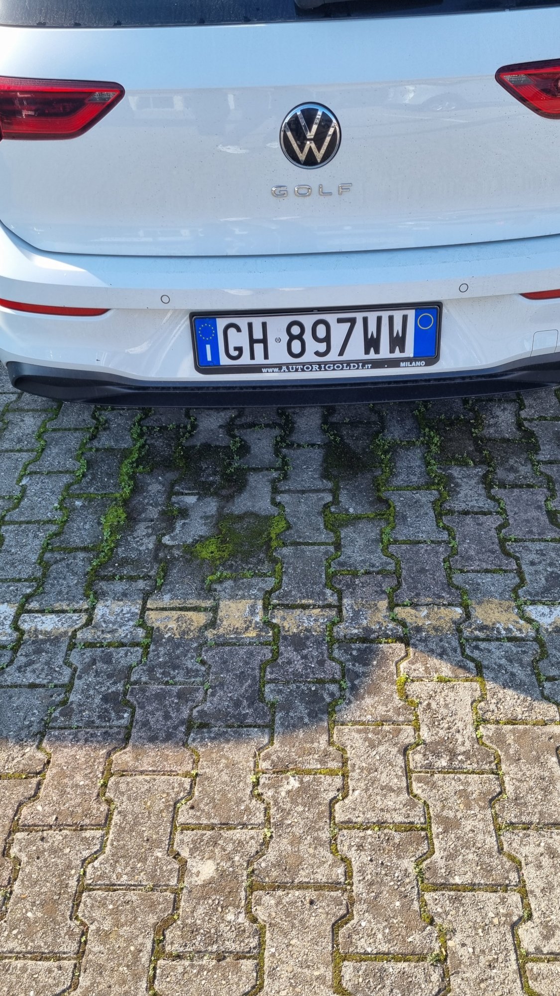 Numer rejestracyjny GH897WW posiada Wolkswagen Golf