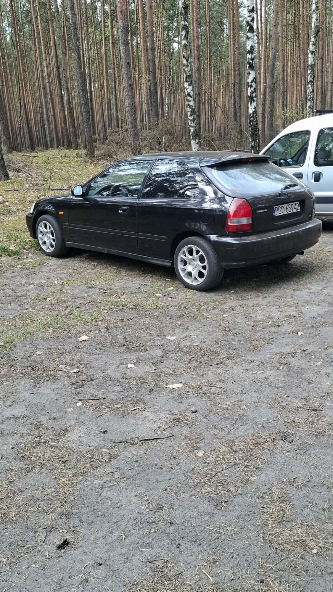 El número de registro PGO 65942 tiene HONDA Civic 1.4i MR`95 i - PGO65942