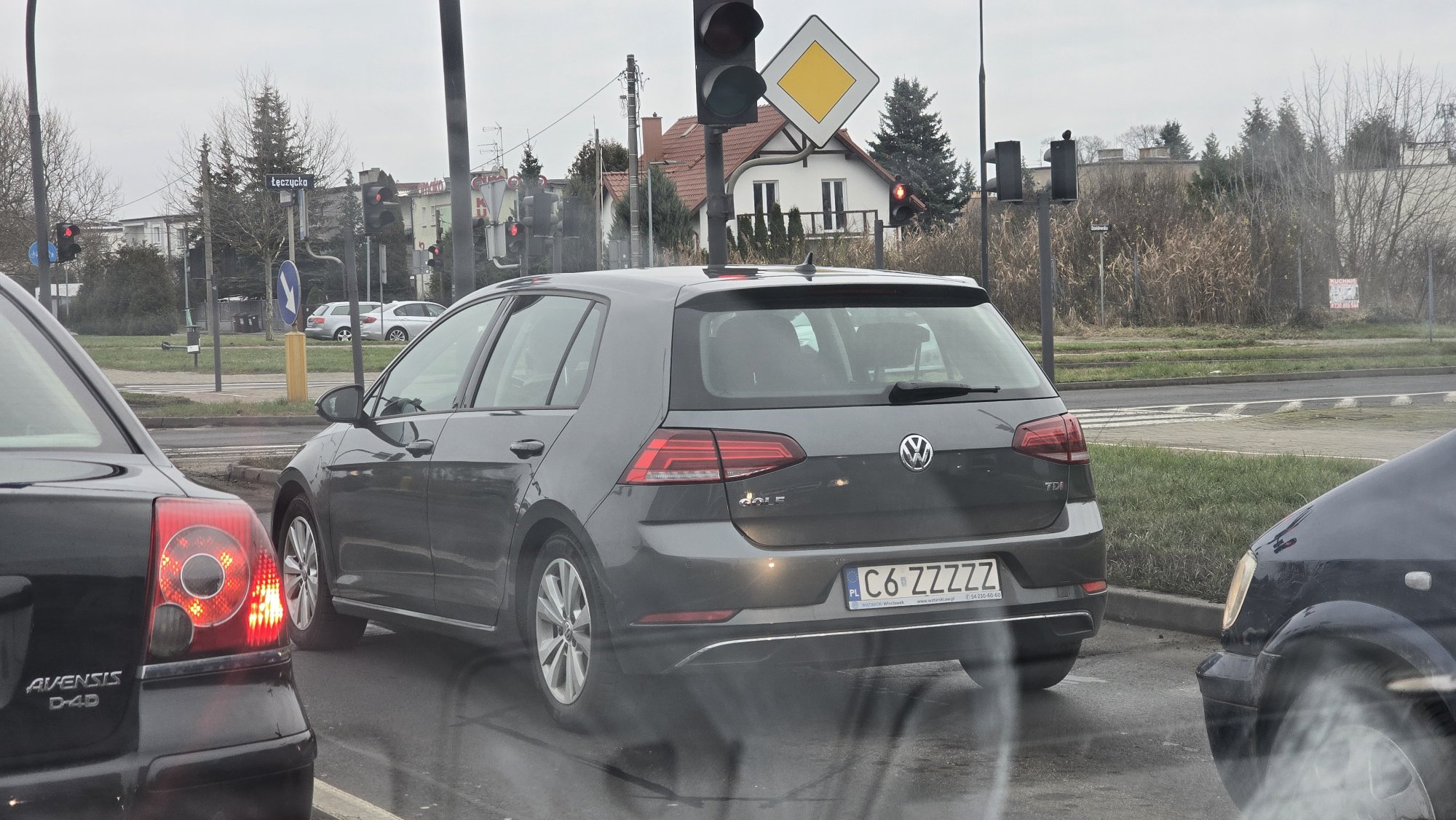 Numer rejestracyjny C6ZZZZZ posiada VOLKSWAGEN GOLF