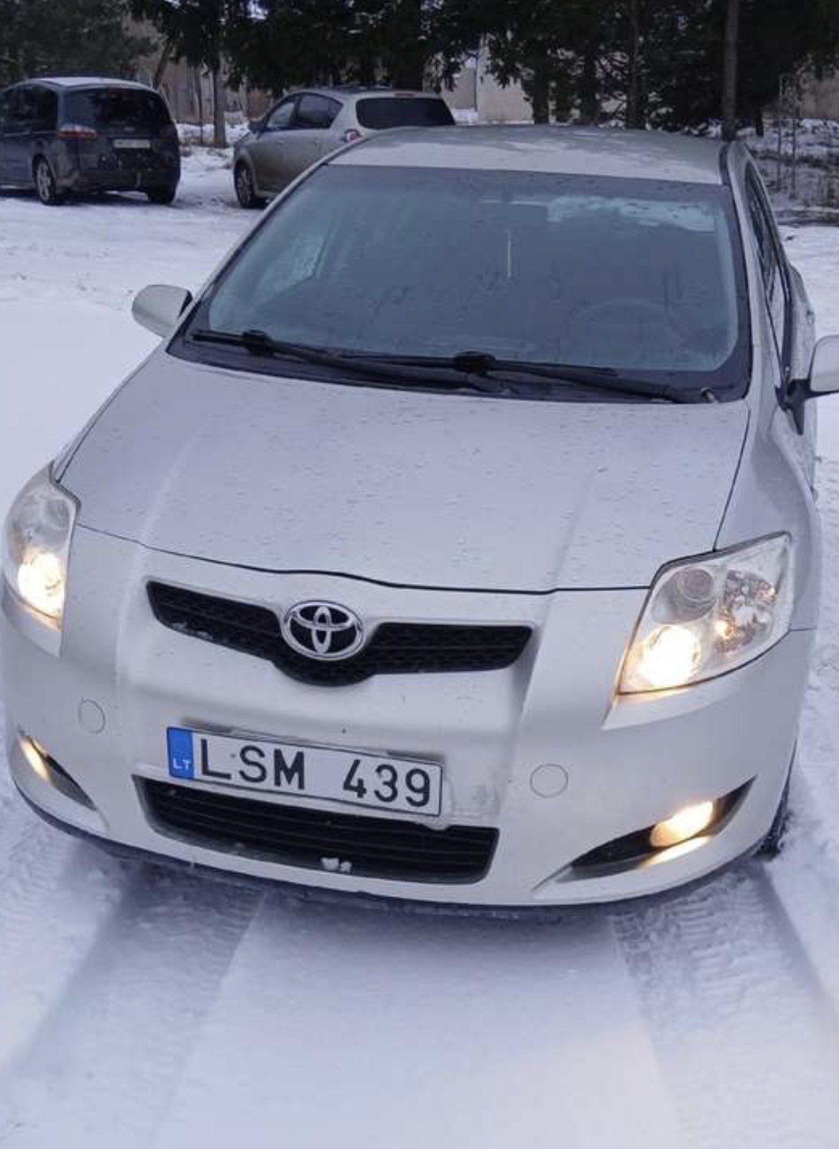 Numer rejestracyjny LSM439 posiada Toyota Auris