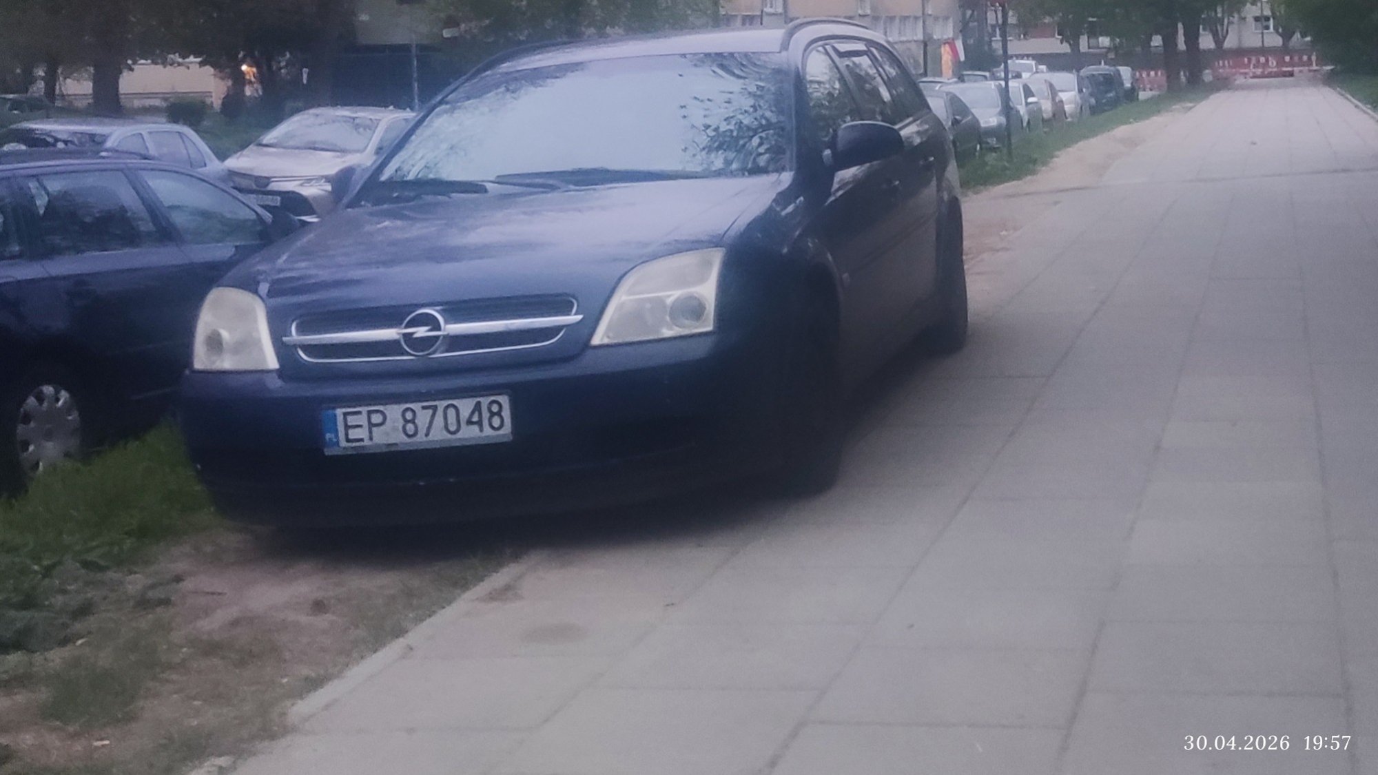 Parking Master en un vehículo con números EP87048