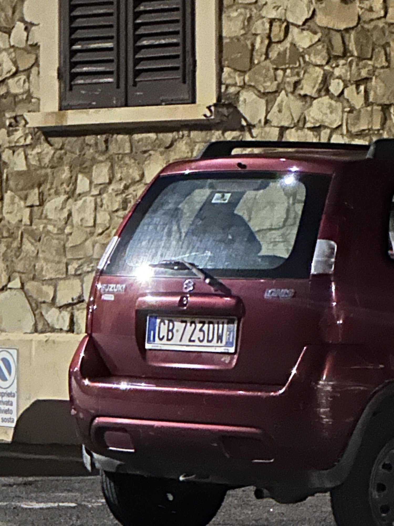 Numer rejestracyjny CB723DW posiada SUZUKI Ignis 1a serie