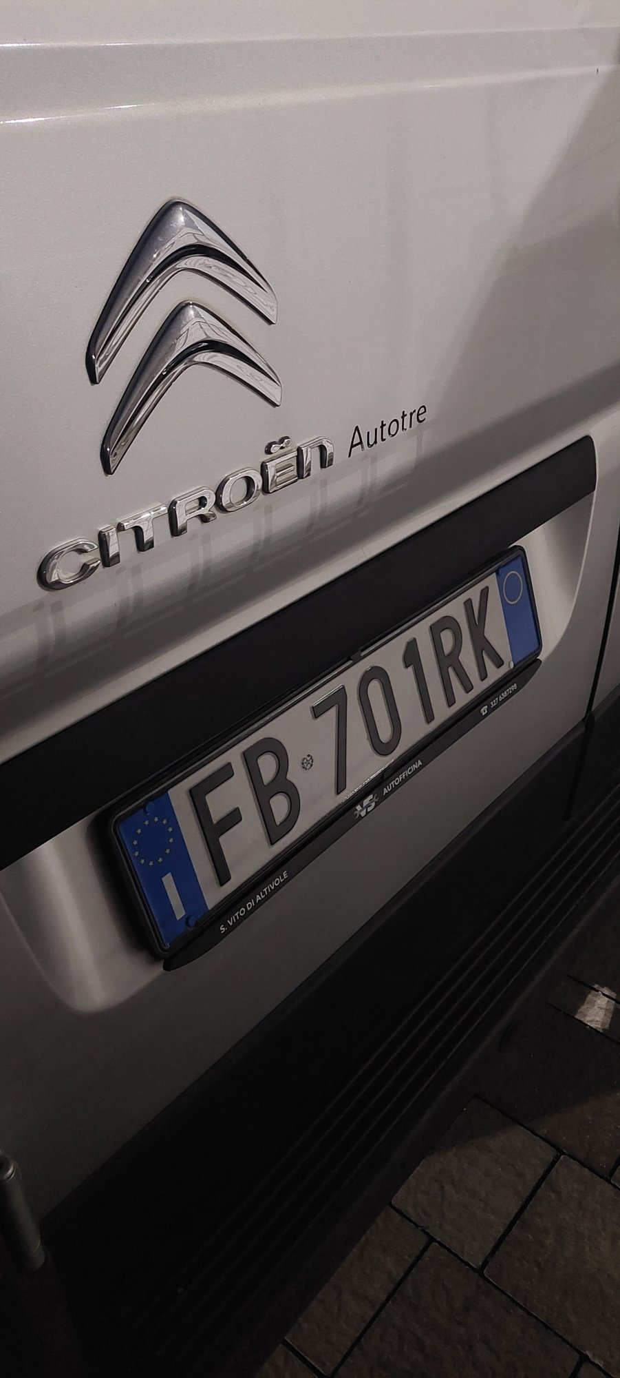 Numer rejestracyjny FB701RK posiada Citroën 