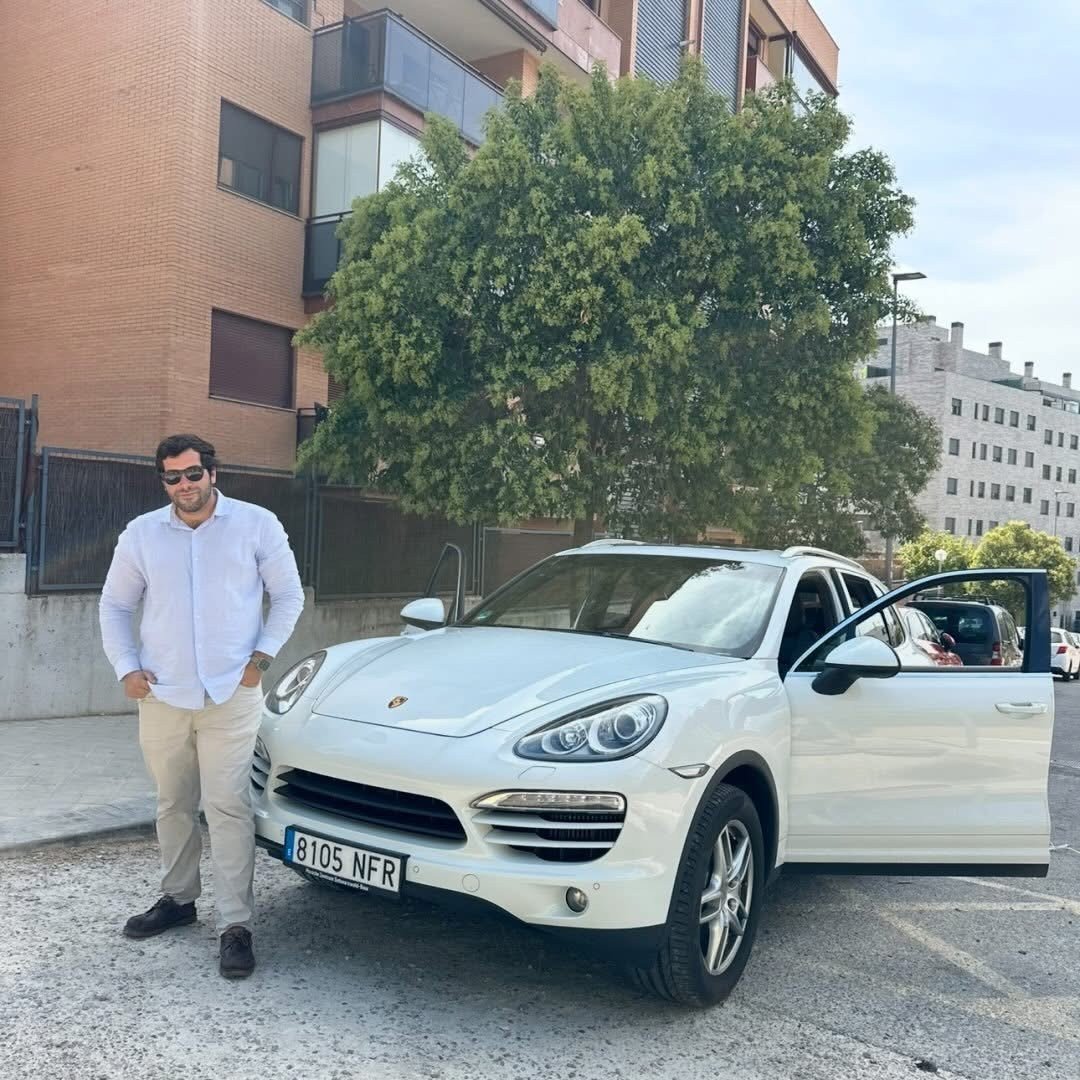 Numer rejestracyjny 8105NFR posiada PORSCHE CAYENNE
