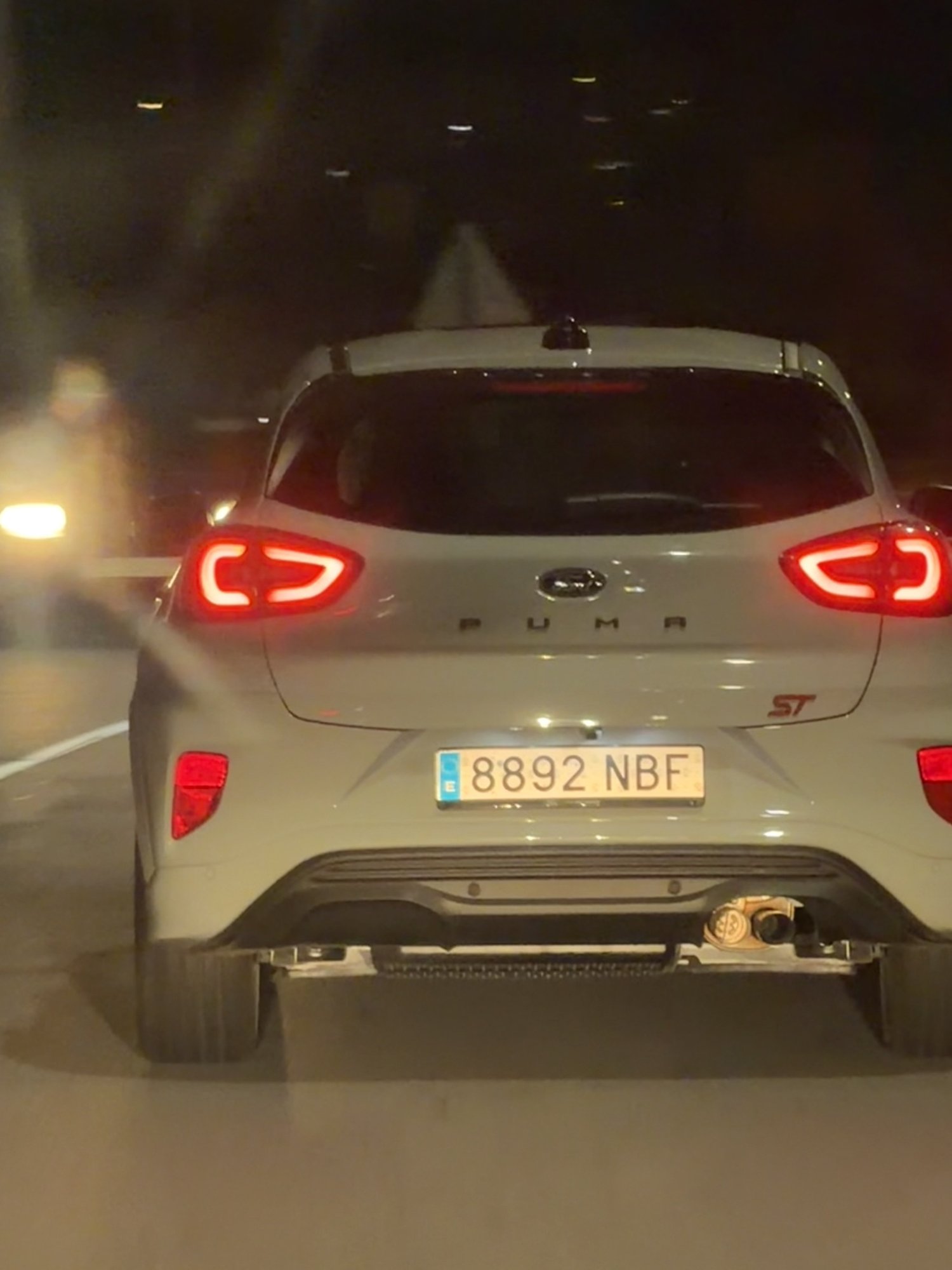 Numer rejestracyjny 8892NBF posiada FORD PUMA