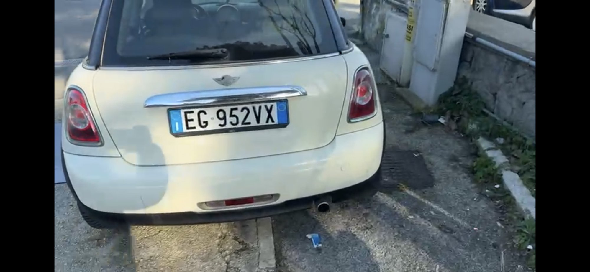 Numer rejestracyjny EG952VX posiada MINI Mini 3a serie