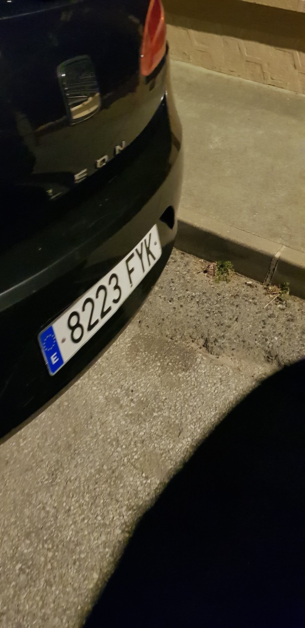 Numer rejestracyjny 8223FYK posiada SEAT LEON