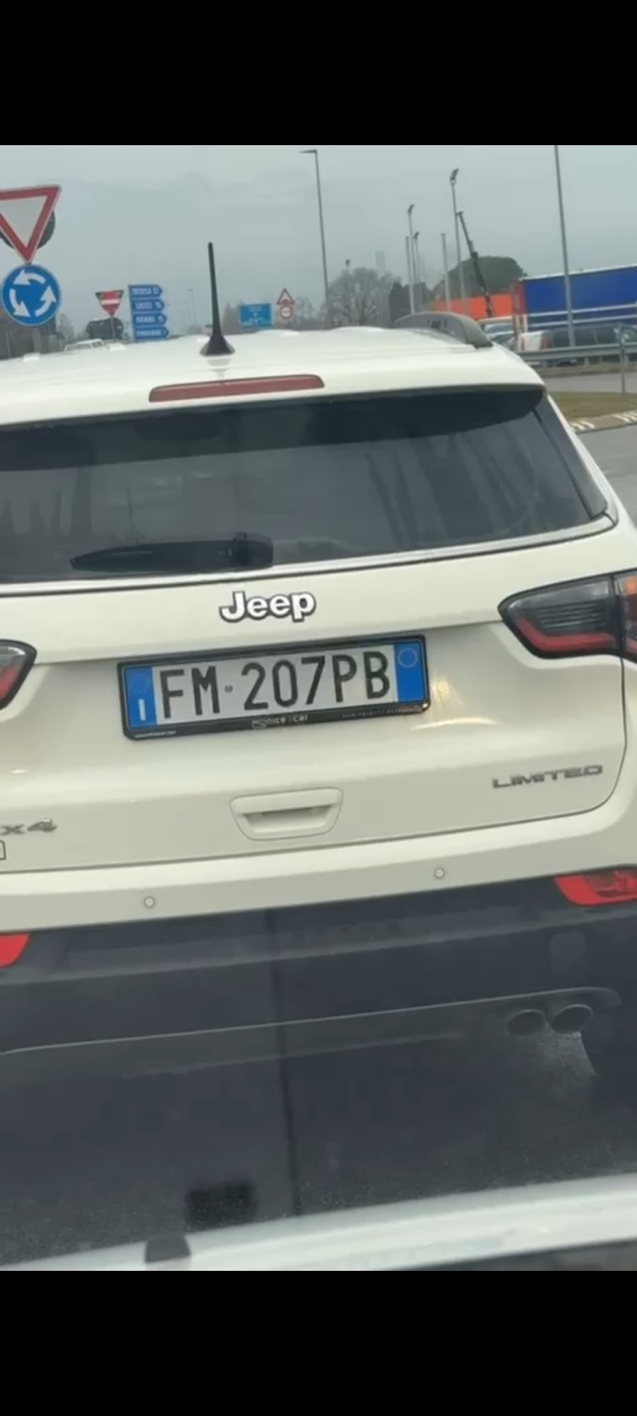 Numer rejestracyjny FM207PB posiada JEEP Compass 2a serie