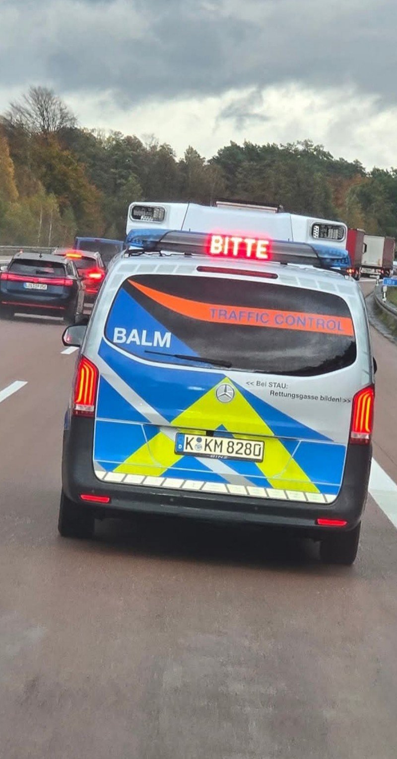 Le numéro d’enregistrement KKM8280 a Mercedes 