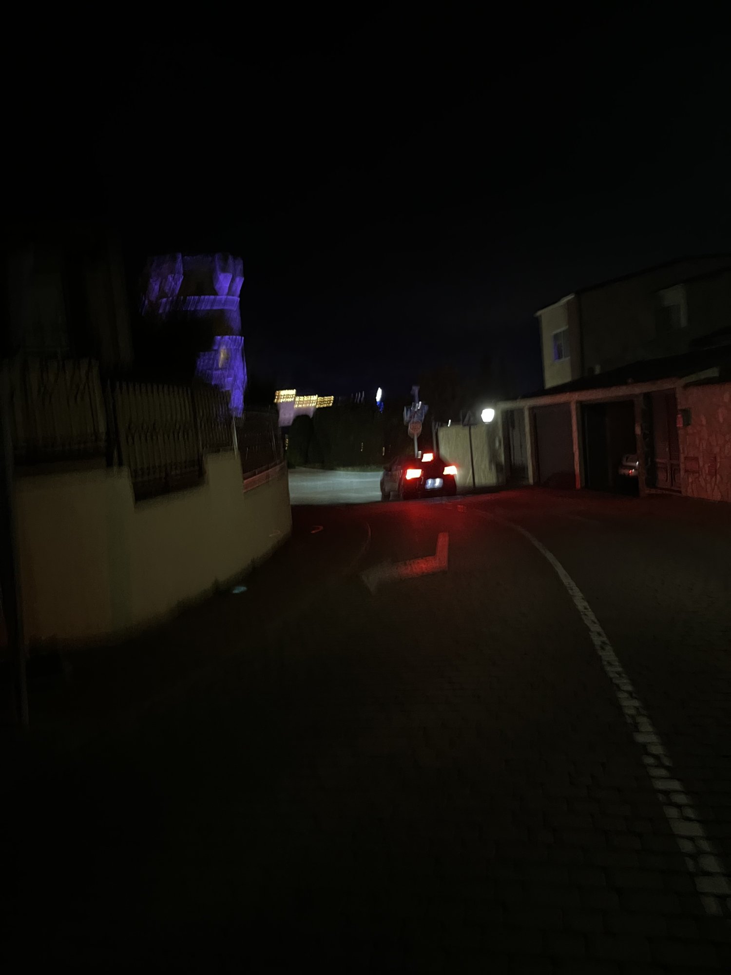 Numer rejestracyjny 2365FGP posiada VOLKSWAGEN CROSSPOLO