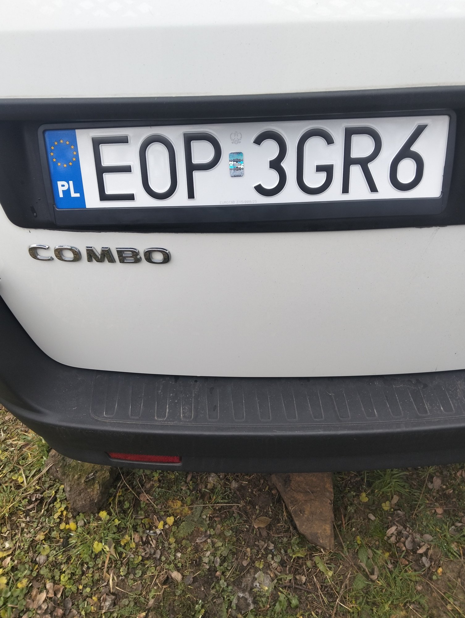 Numer rejestracyjny EOP 3GR6 posiada OPEL COMBO VAN - EOP3GR6
