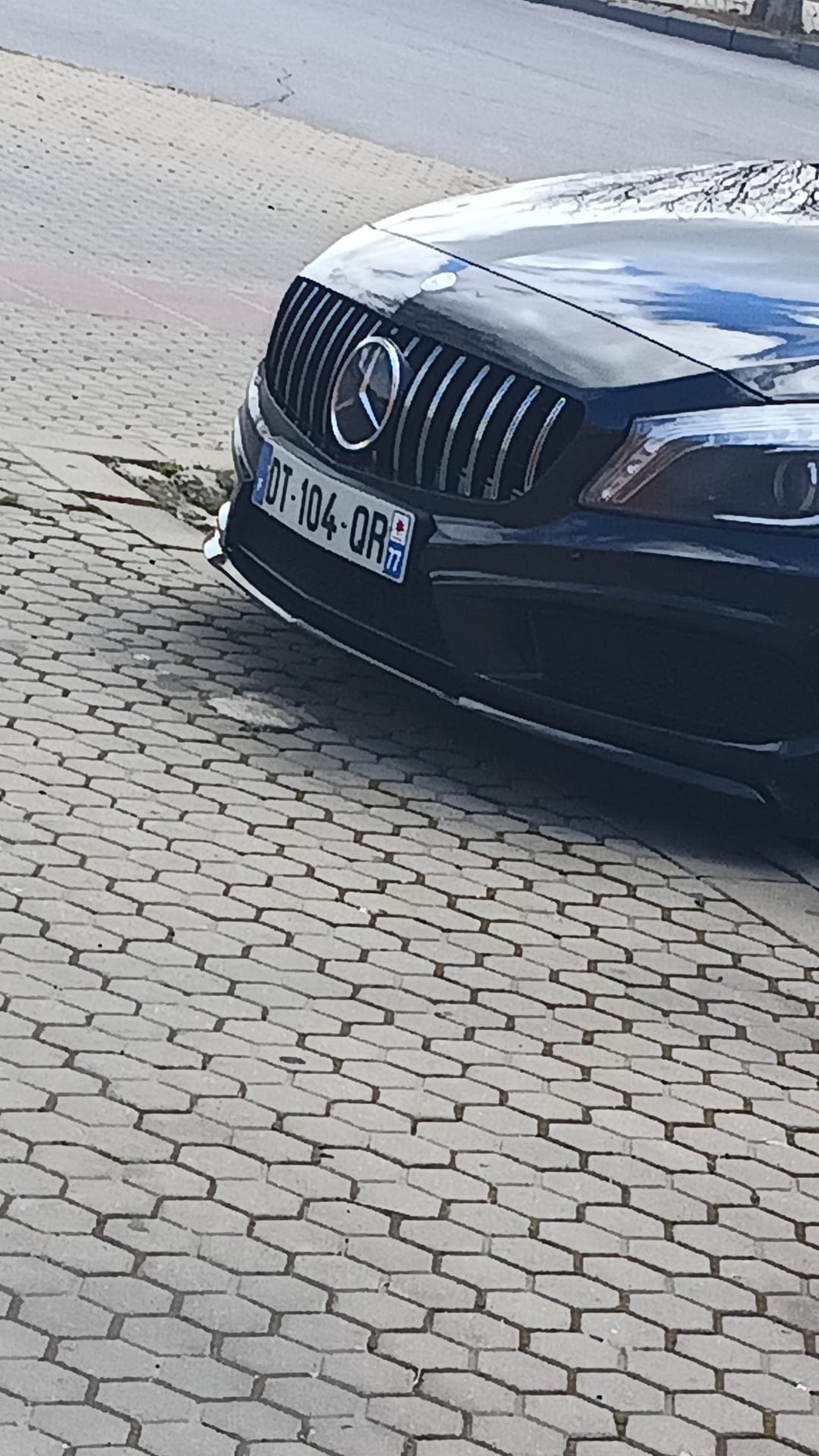Registreringsnummeret DT104QR har MERCEDES CLASSE A