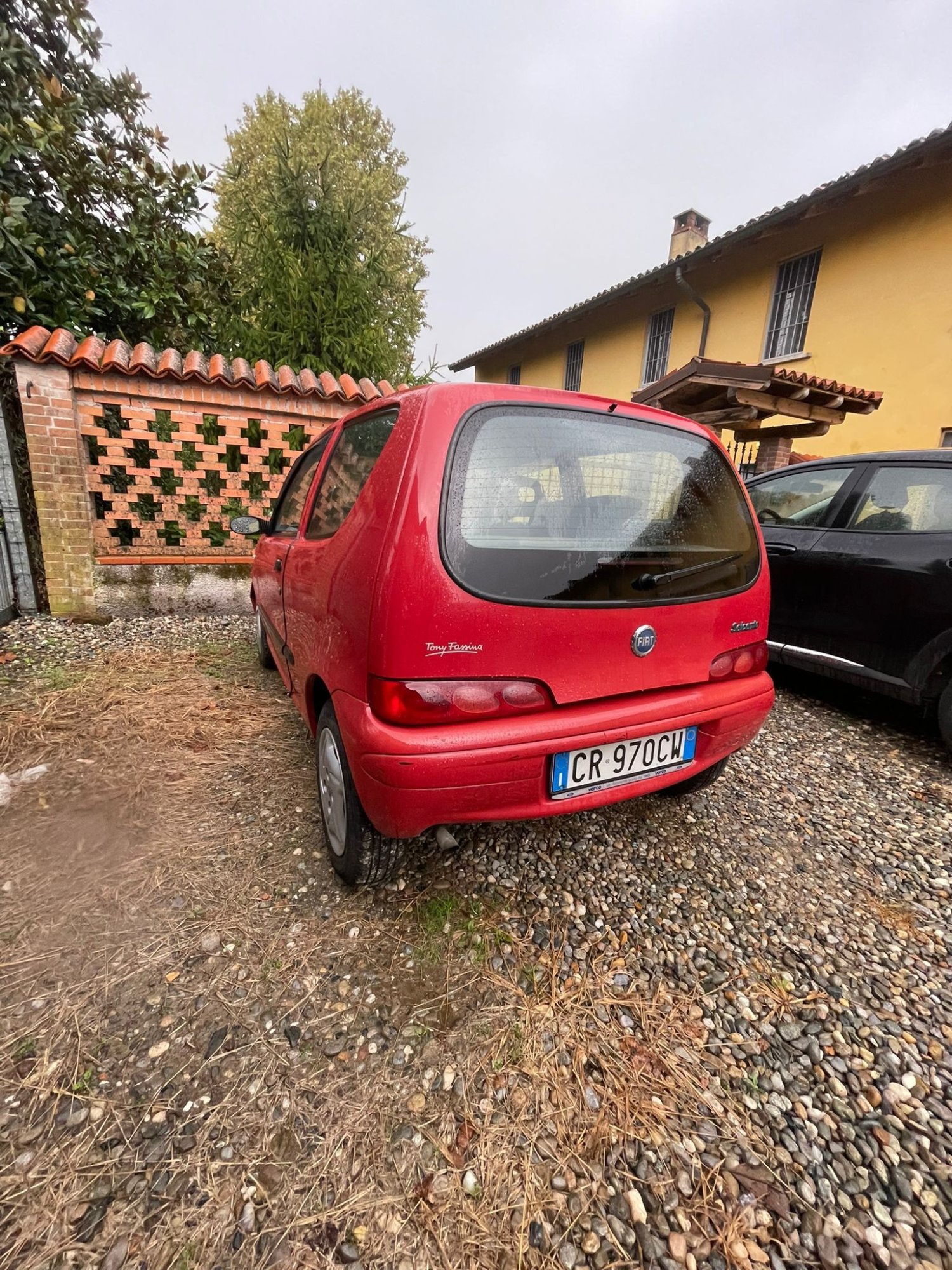 Numer rejestracyjny CR970CW posiada FIAT Seicento