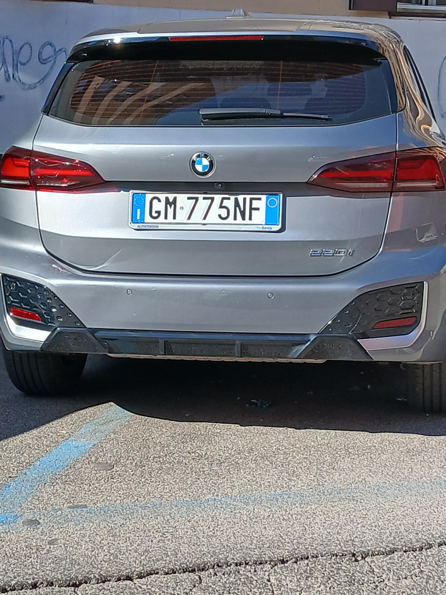 Numer rejestracyjny GM775NF posiada BMW Serie 2 A.T.