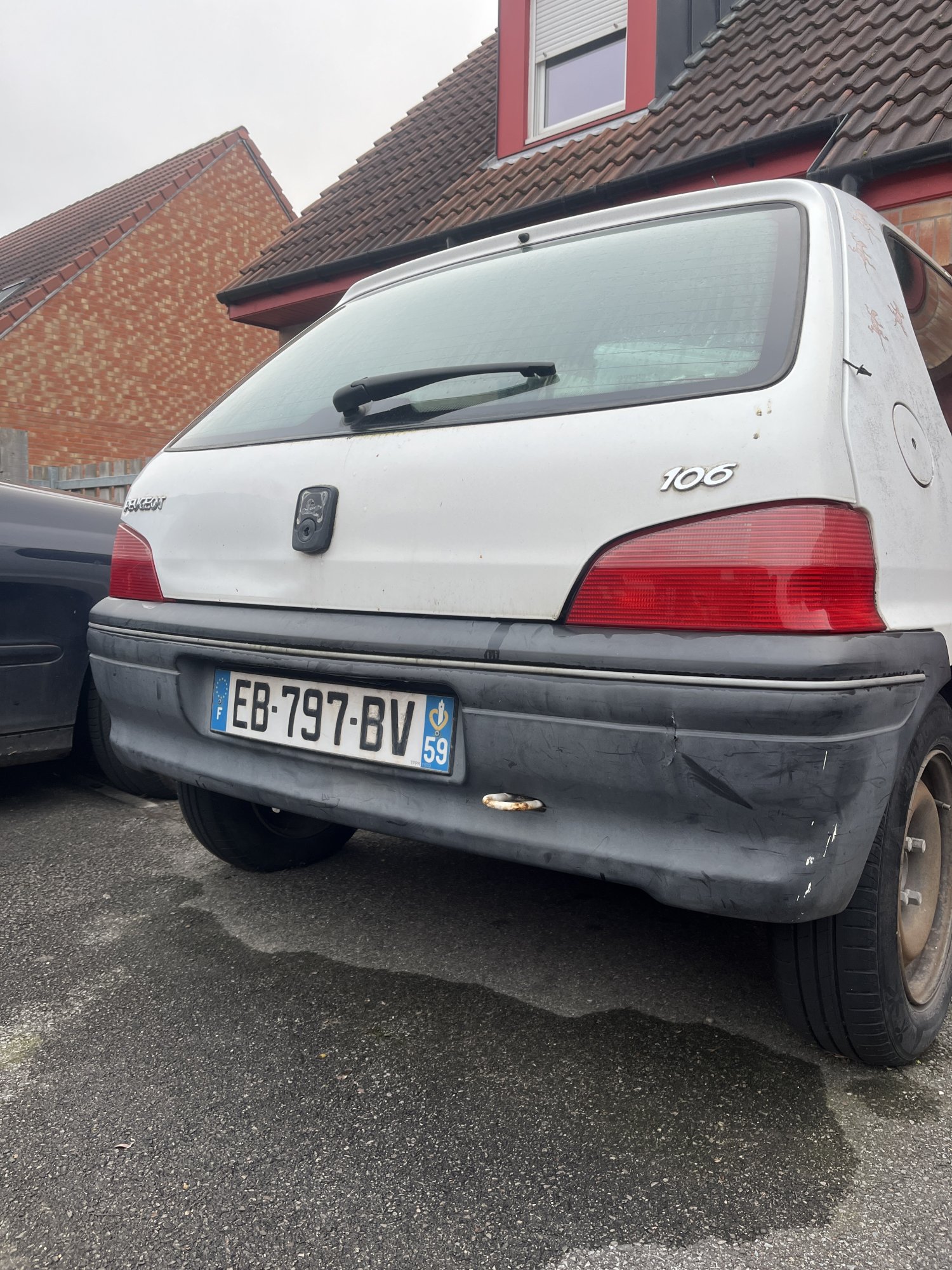 Numer rejestracyjny EB797BV posiada PEUGEOT 106