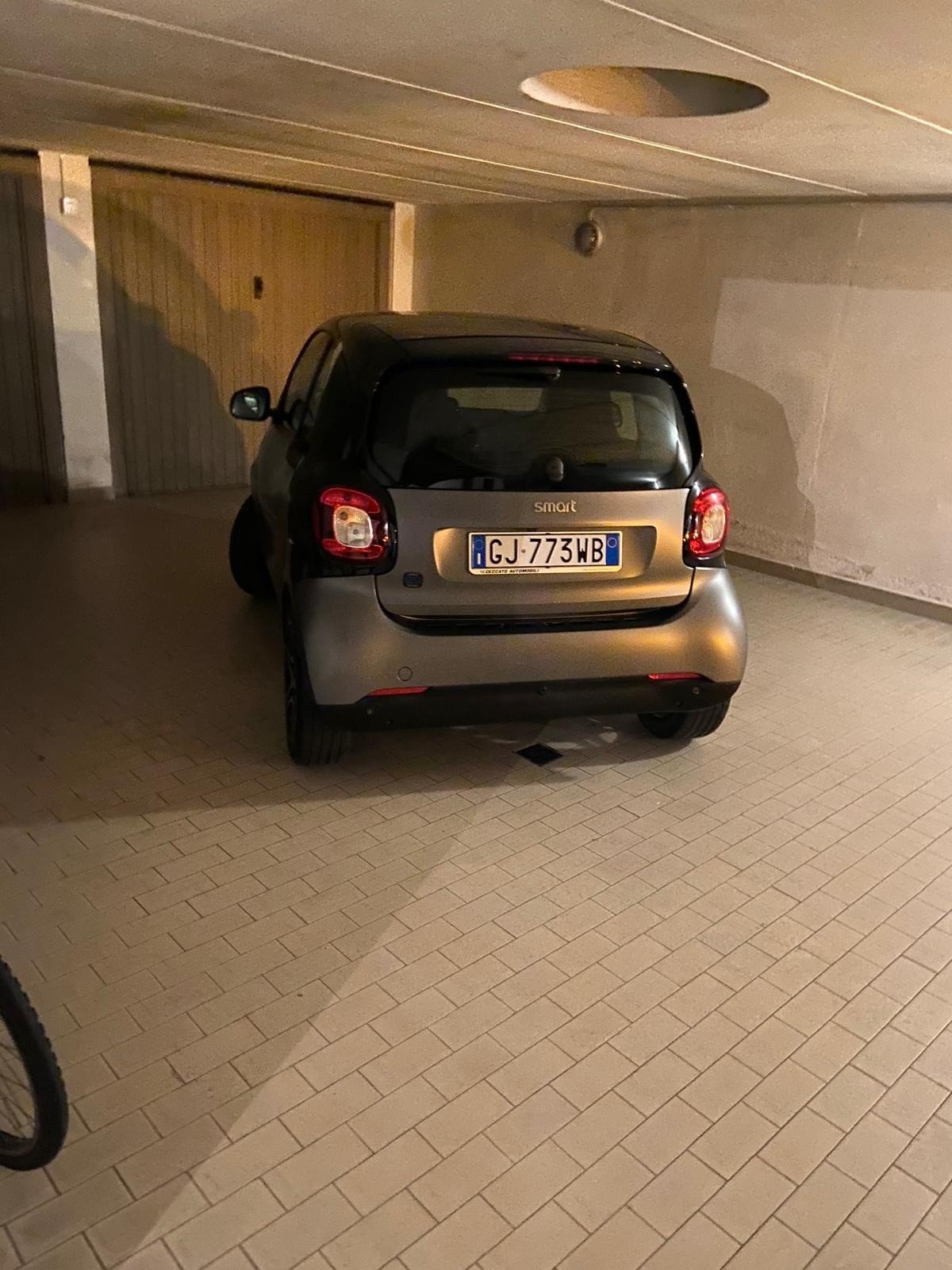 Numer rejestracyjny GJ773WB posiada SMART fortwo 3as.