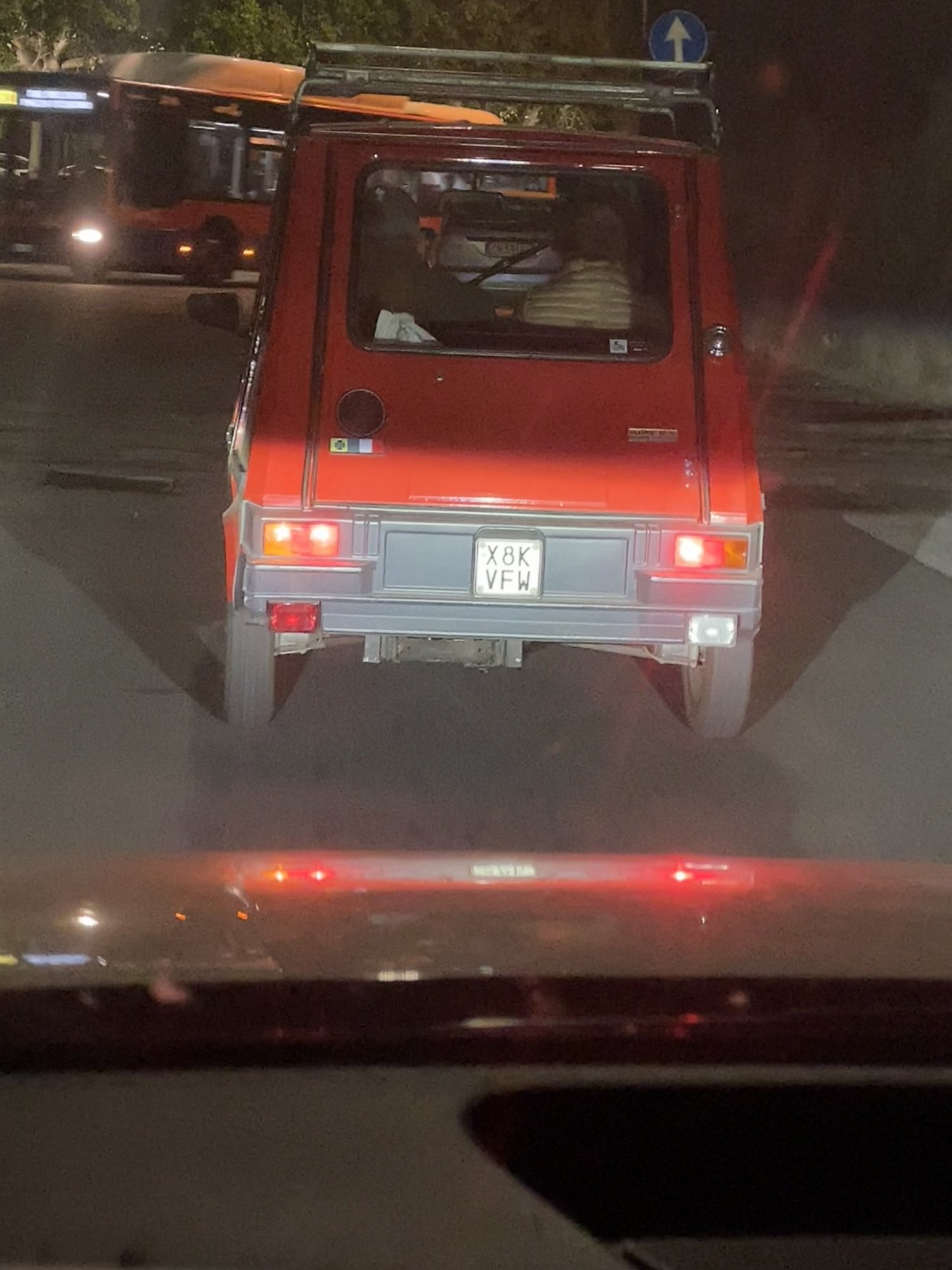 Numer rejestracyjny X8KVFW posiada  