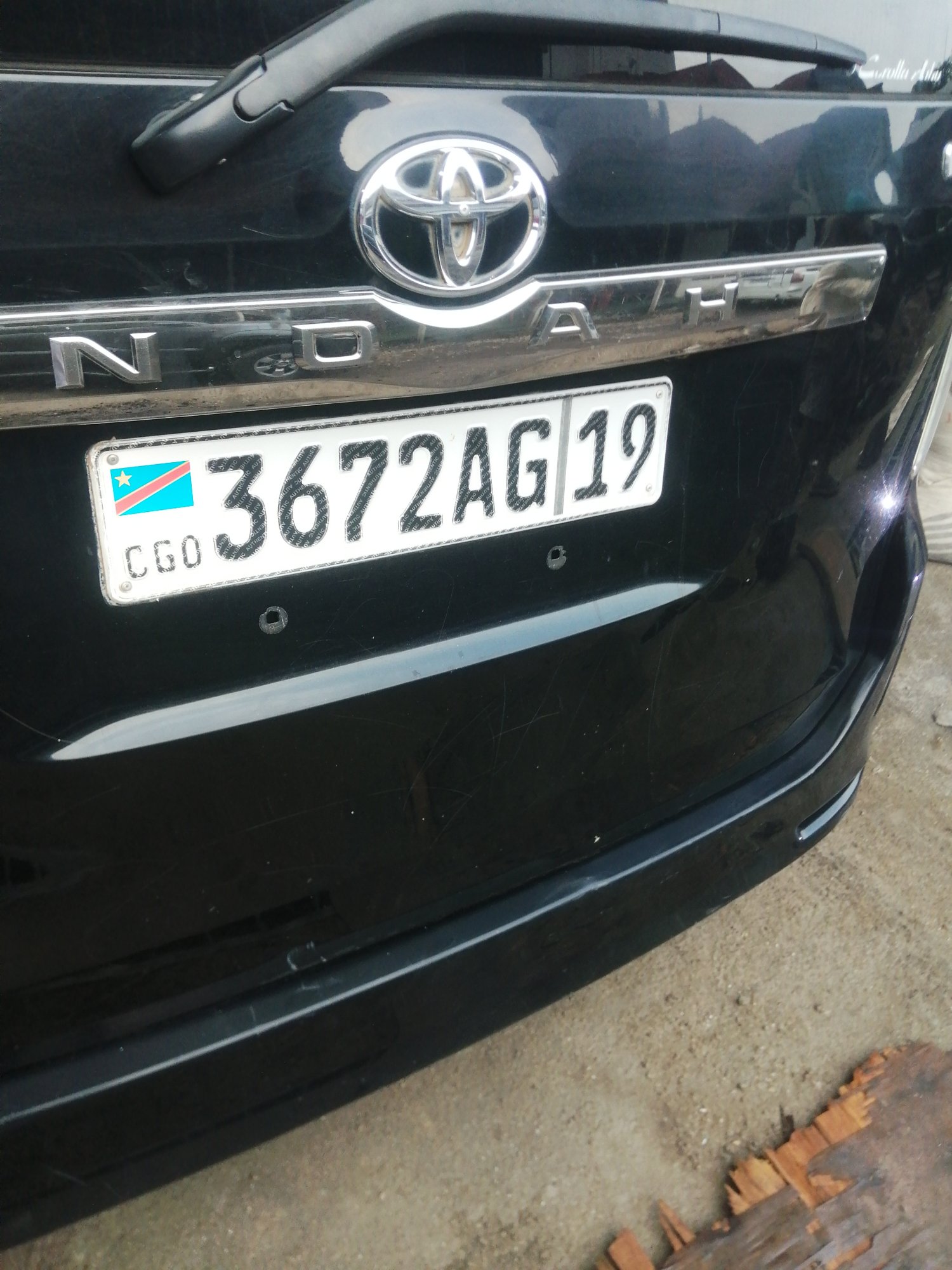 Numer rejestracyjny 3672AG19 posiada Toyota Noah