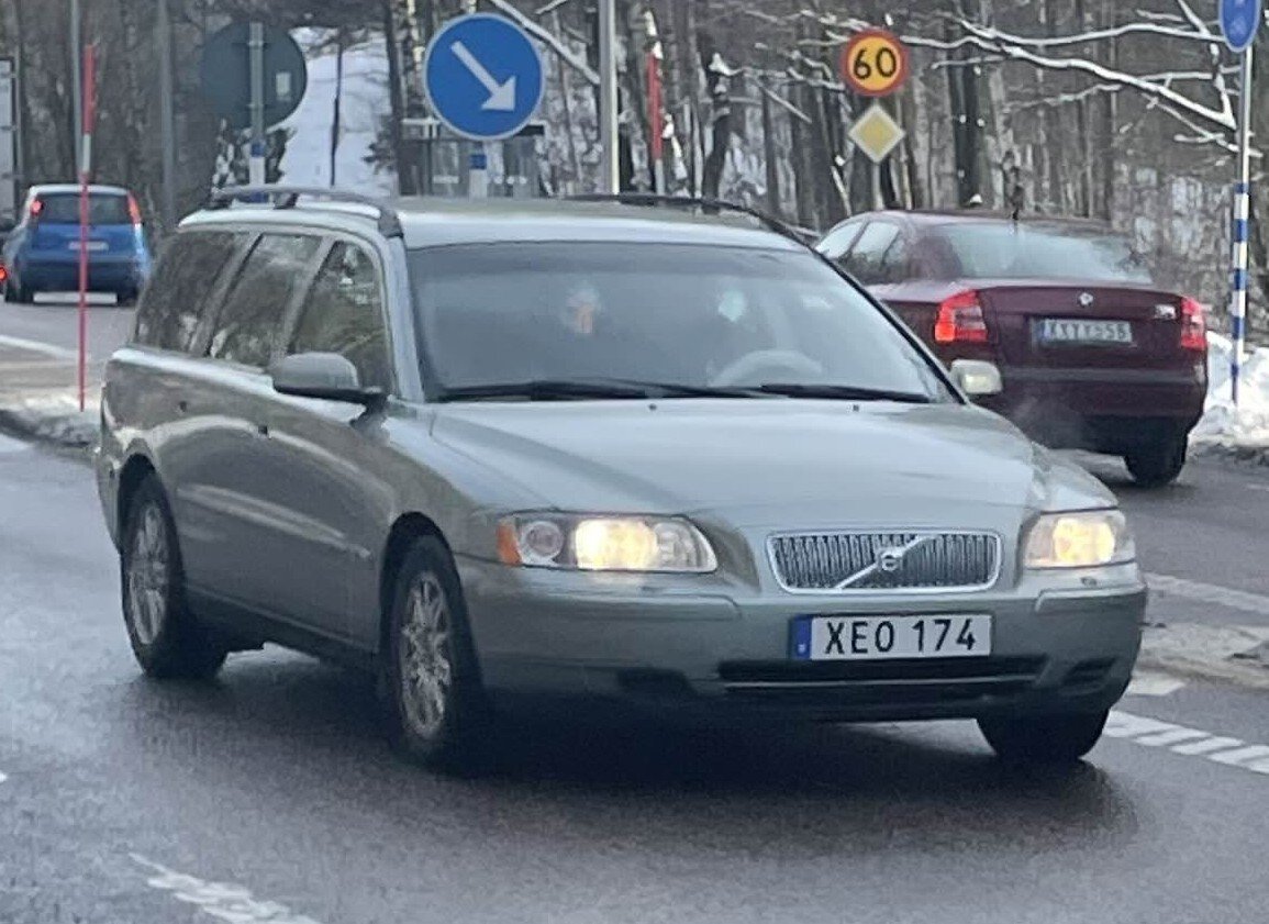 Numer rejestracyjny XEO174 posiada Volvo V70 2.4