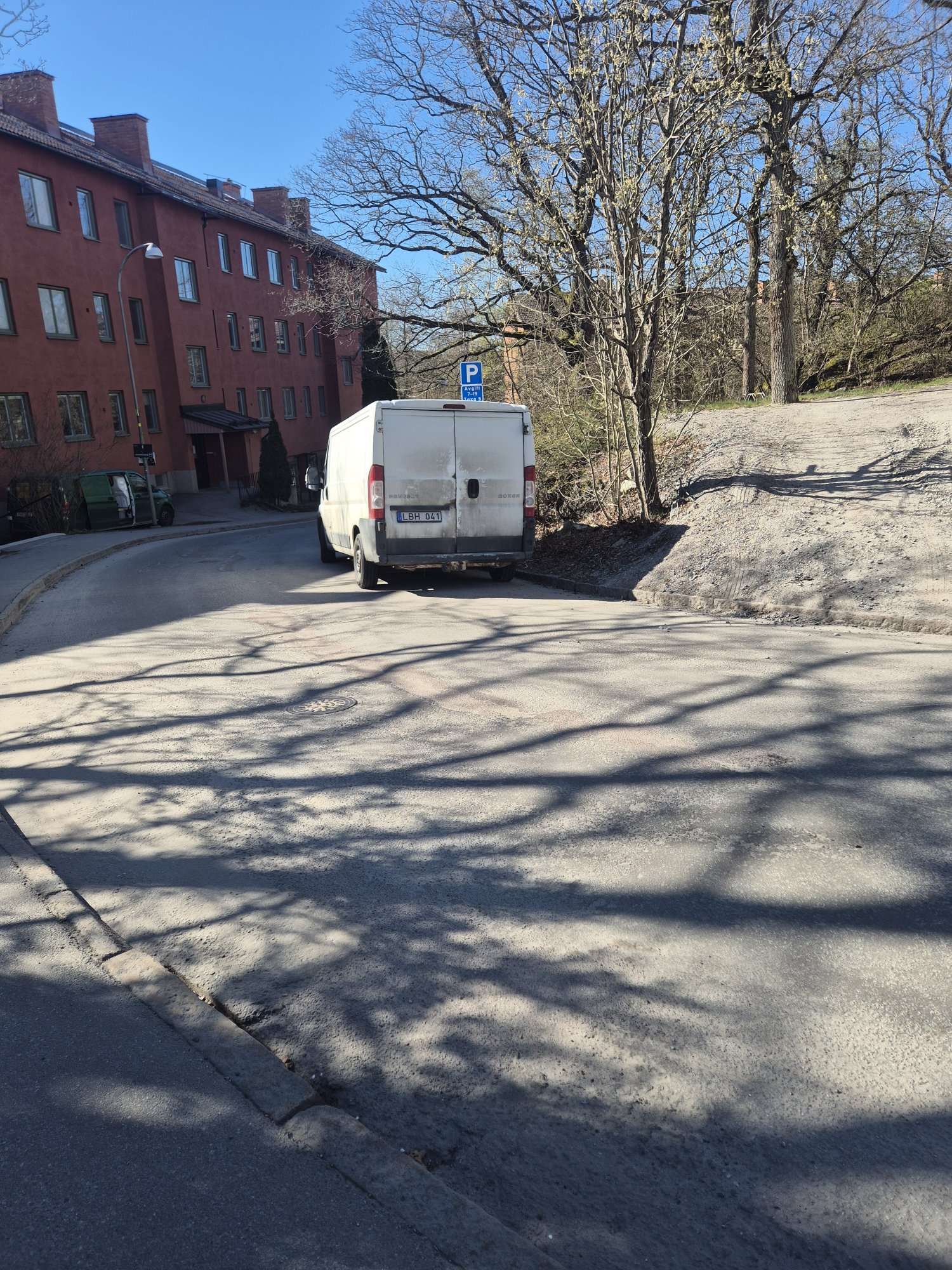 Numer rejestracyjny LBH041 posiada BMW X5 xDrive40d