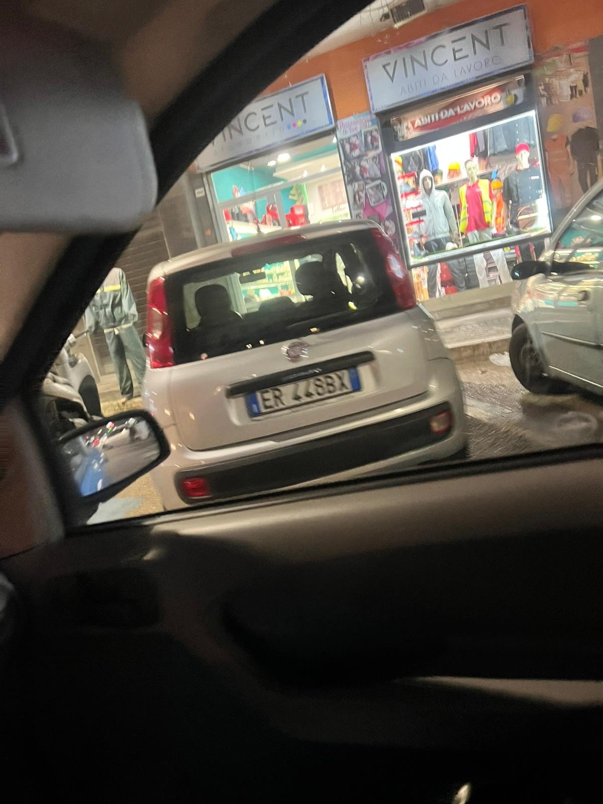 Numer rejestracyjny ER448BX posiada Panda 