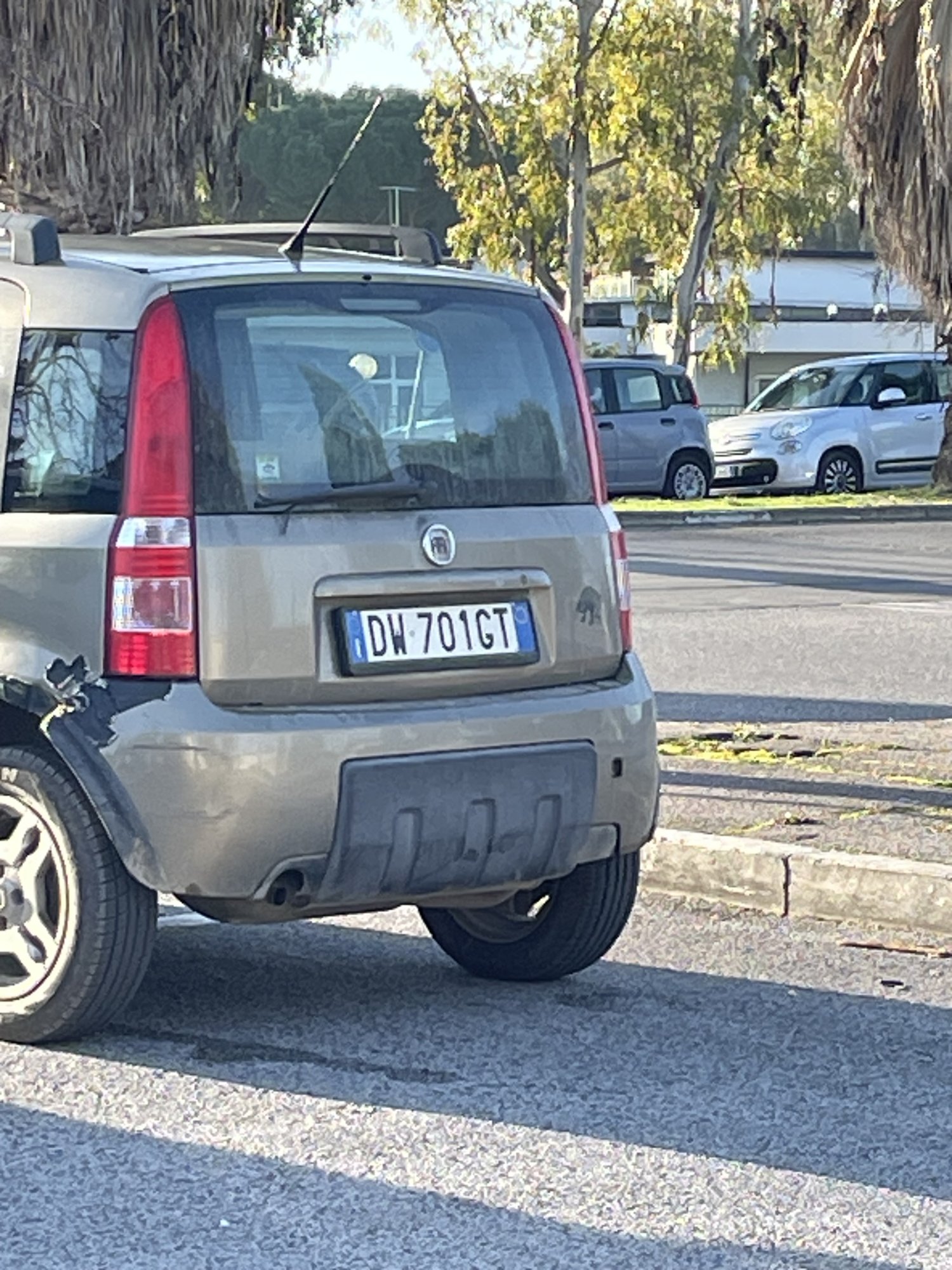 Numer rejestracyjny DW701GT posiada FIAT Panda 2a serie