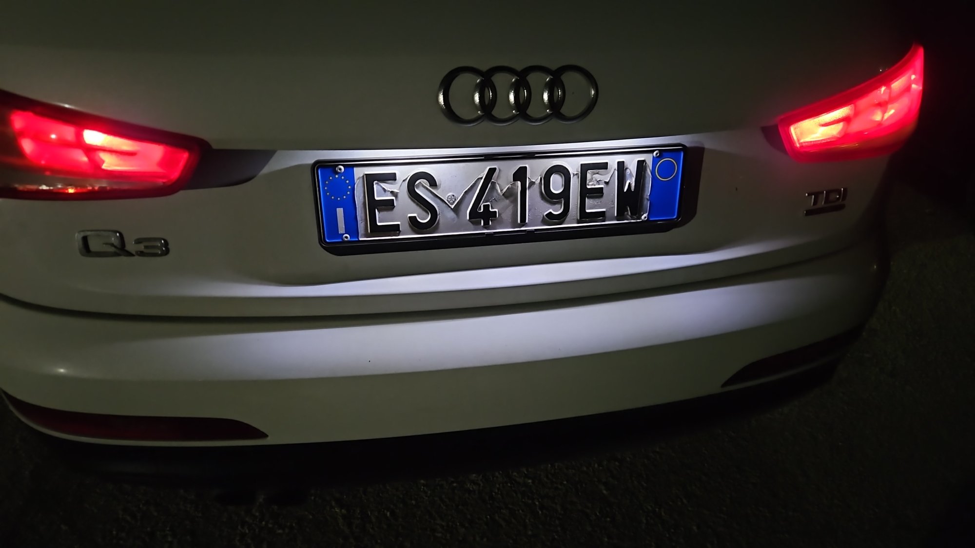 Numer rejestracyjny ES419EW posiada Audi Q3