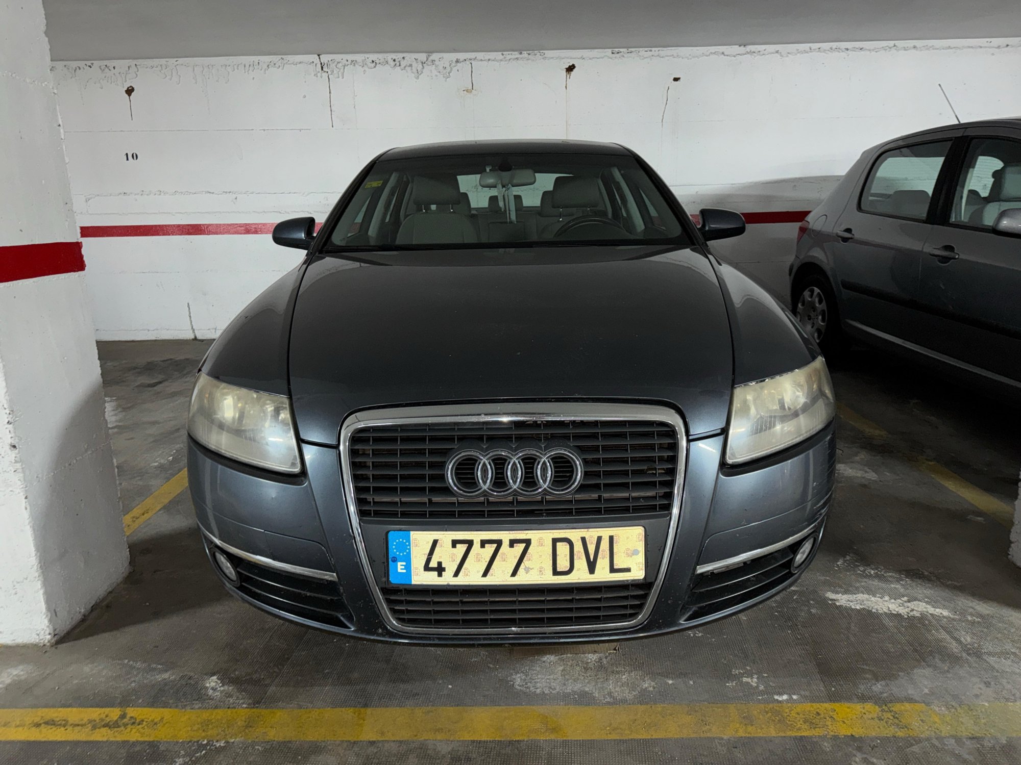 The registration number 4777DVL has AUDI A6
