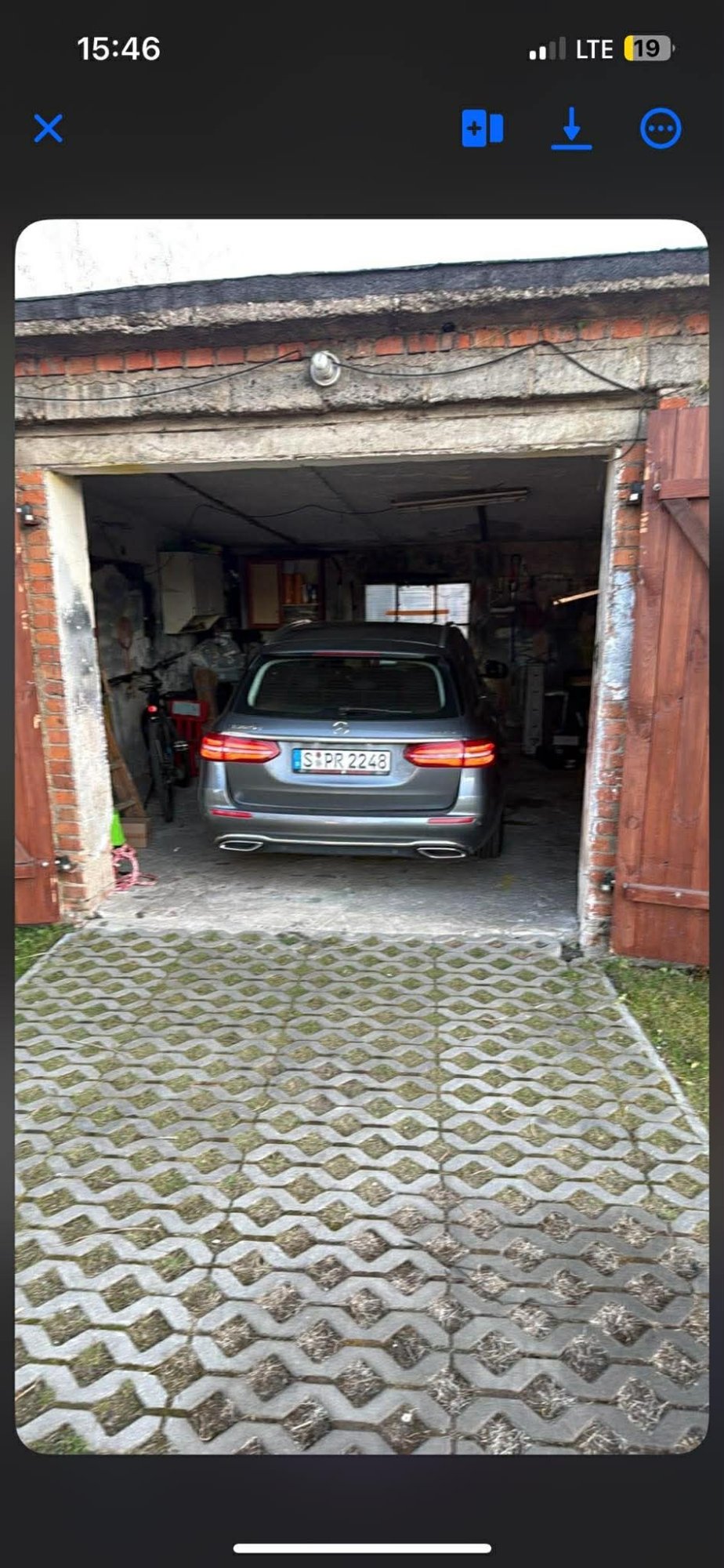 Numer rejestracyjny SPR2248 posiada Mercedes-Benz 