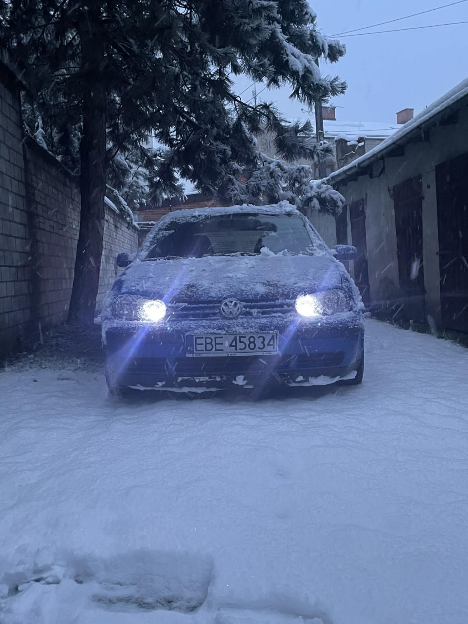 Numer rejestracyjny EBE 45834 posiada VOLKSWAGEN GOLF - EBE45834