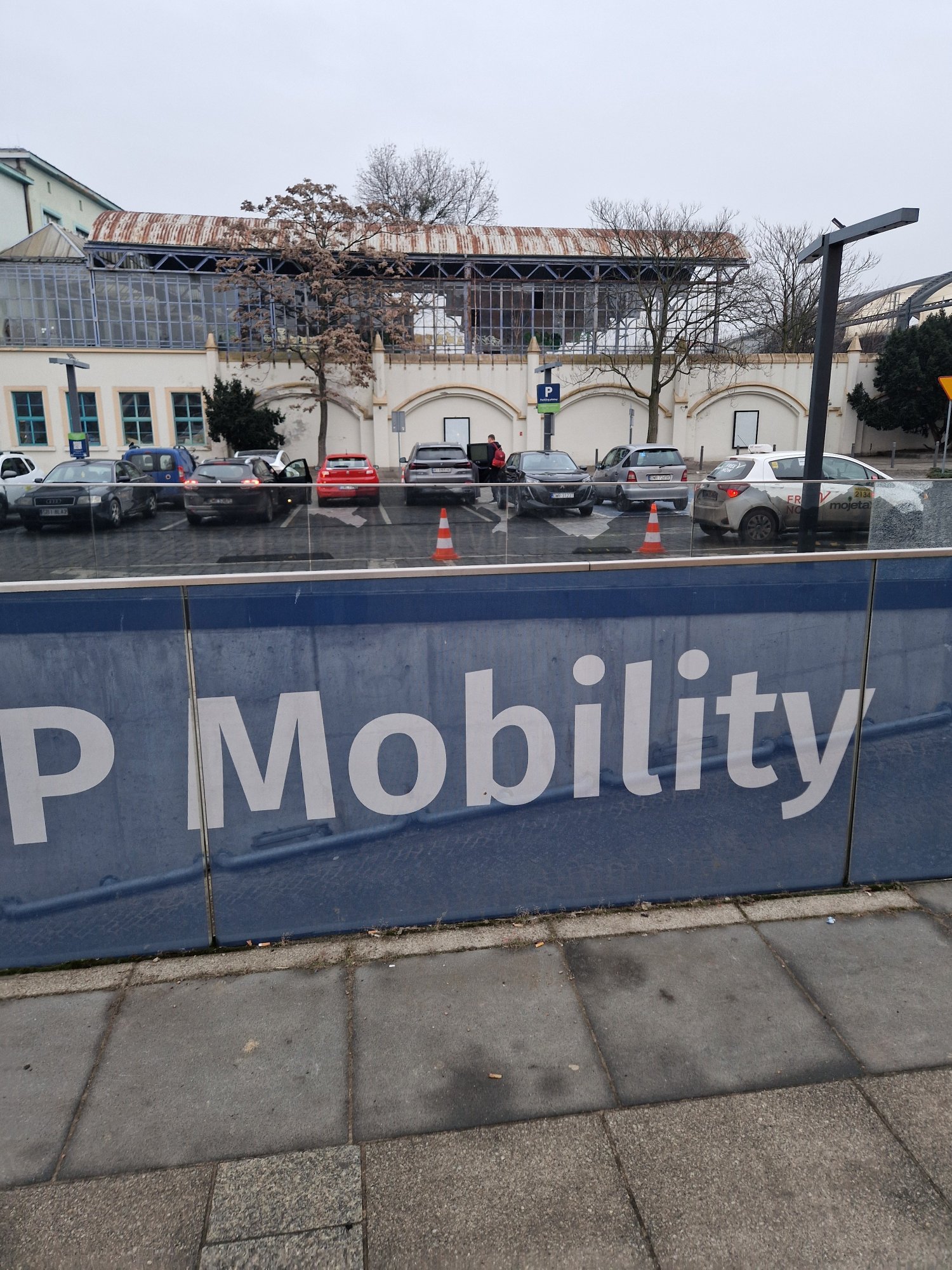 Numer rejestracyjny DWR 3213T posiada FORD Fiesta 1.2 MR`09 E4 Silver X - DWR3213T