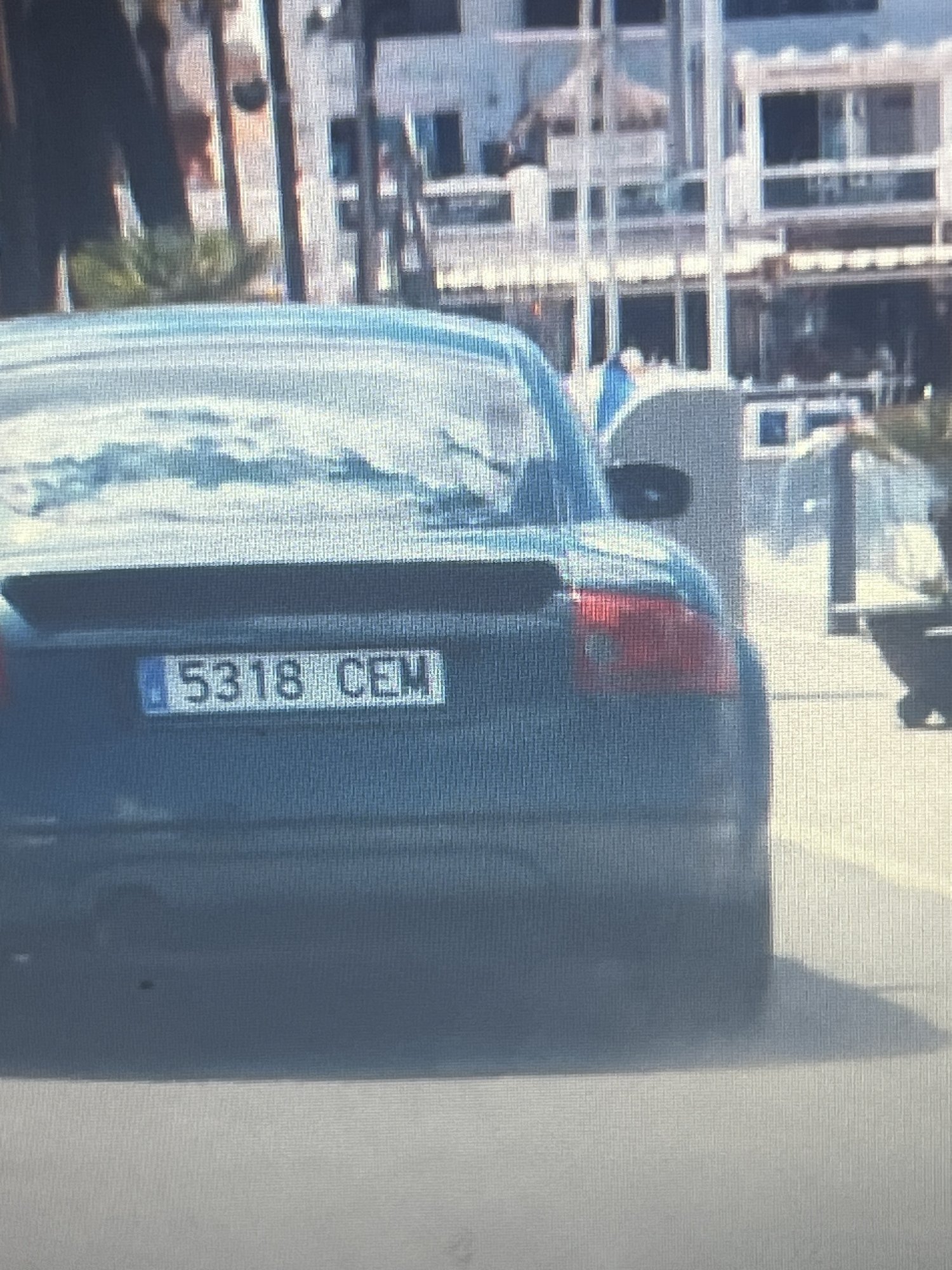 El número de registro 5318CGM tiene KIA RIO