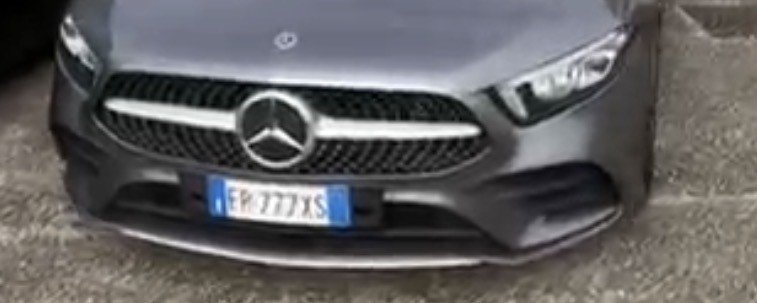 Numer rejestracyjny FR777XS posiada MERCEDES Classe A