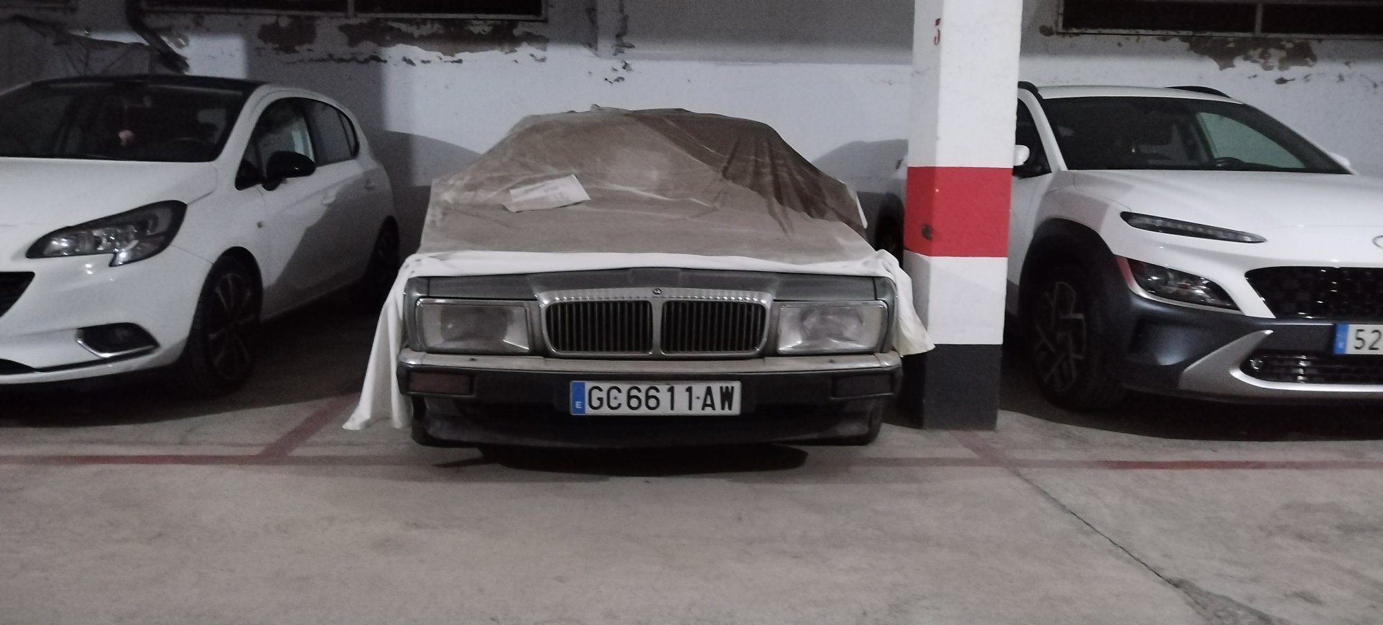 Numer rejestracyjny GC6611AW posiada JAGUAR DAIMLER