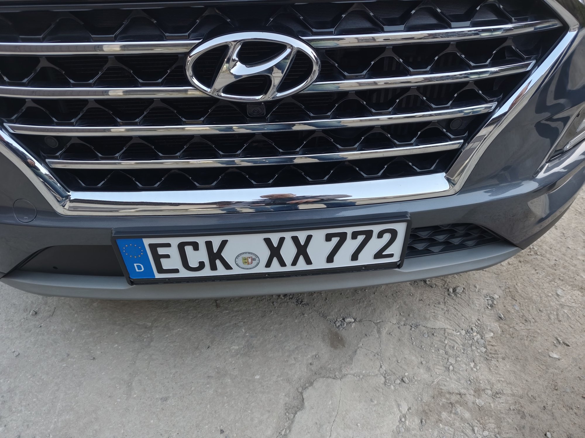 Numer rejestracyjny ECKXX772 posiada Hyundai 